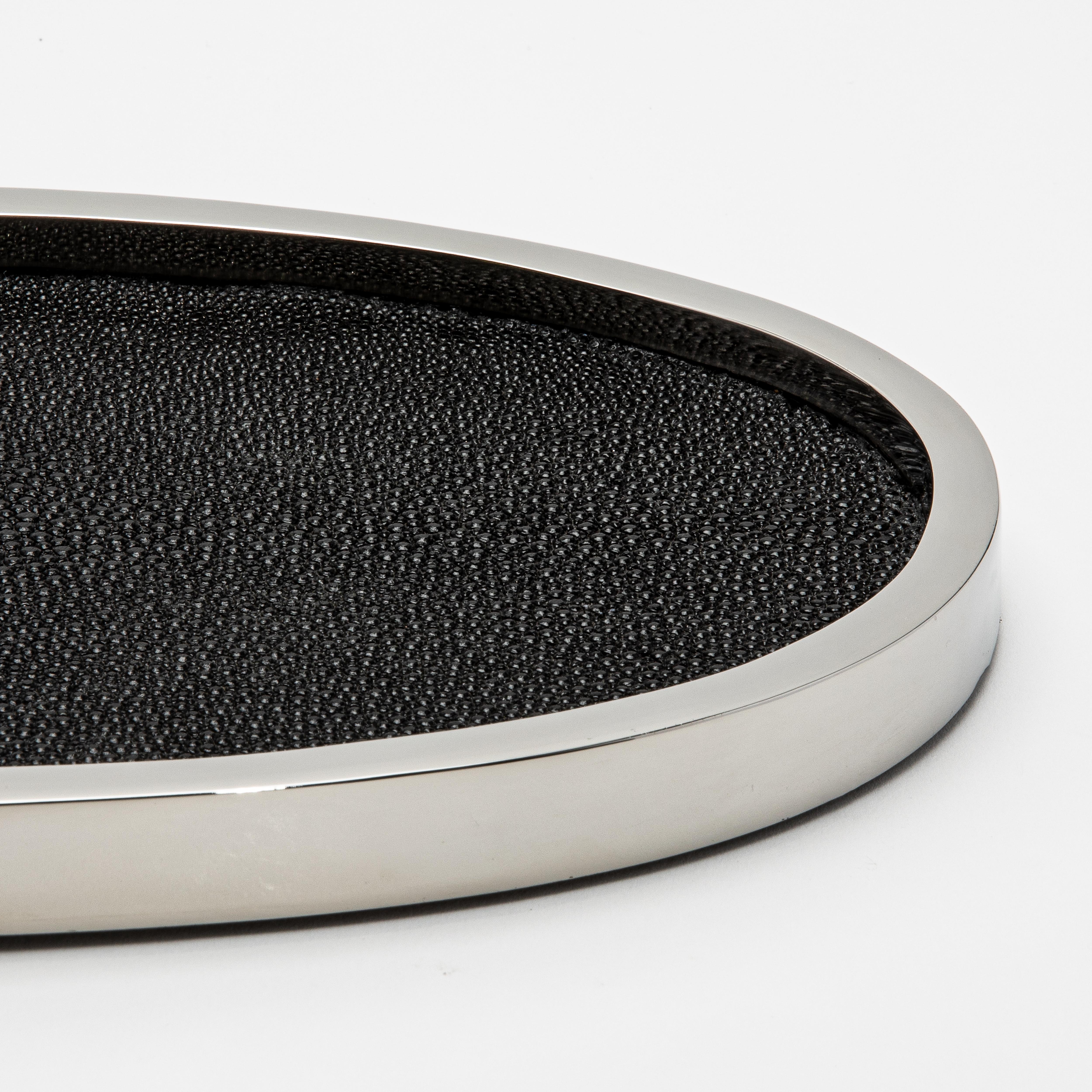 Plateau ovale en galuchat noir et acier inoxydable poli par Kifu Paris en vente 1