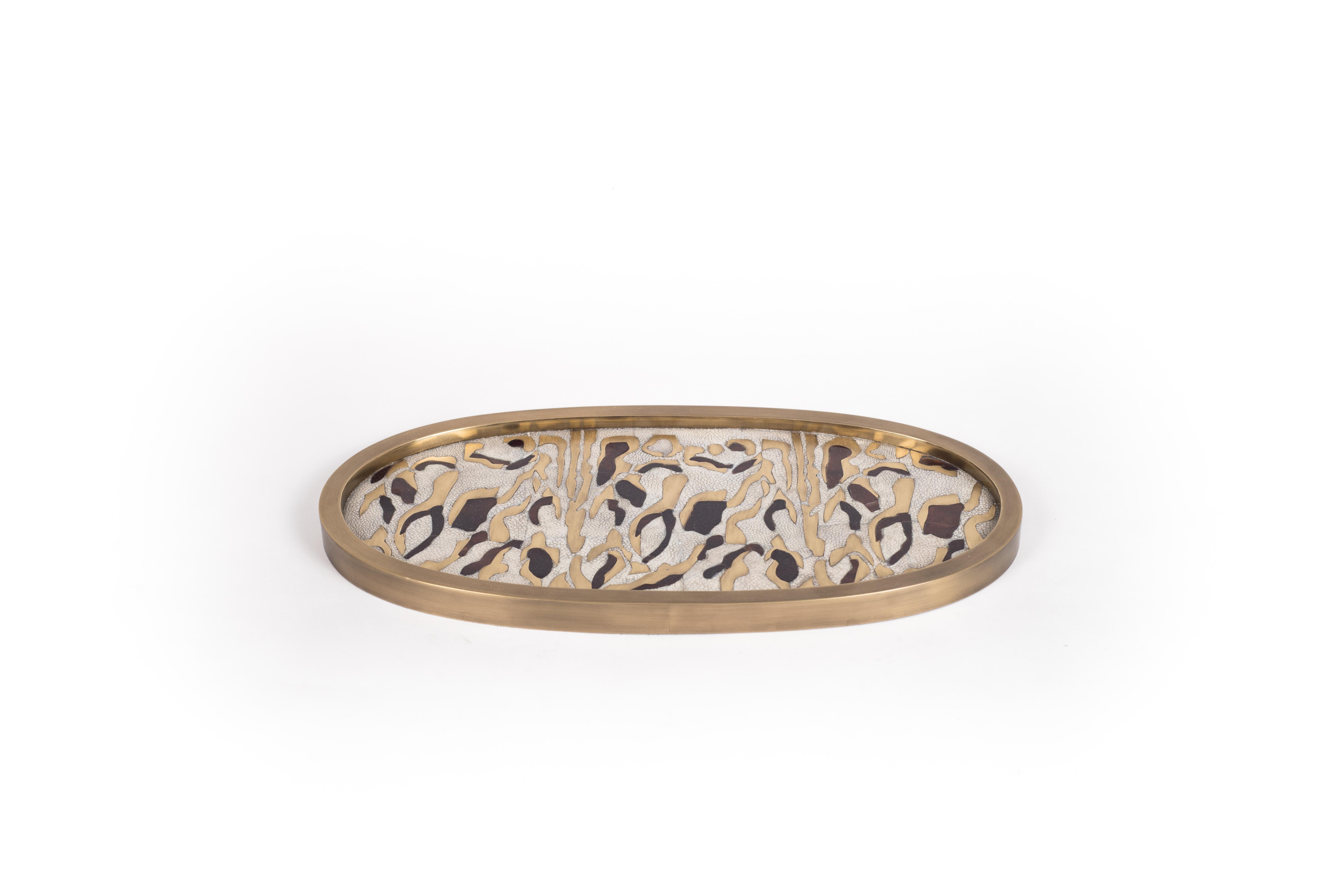 Oval Tray in Cream Shagreen and Brass by Kifu, Paris 4