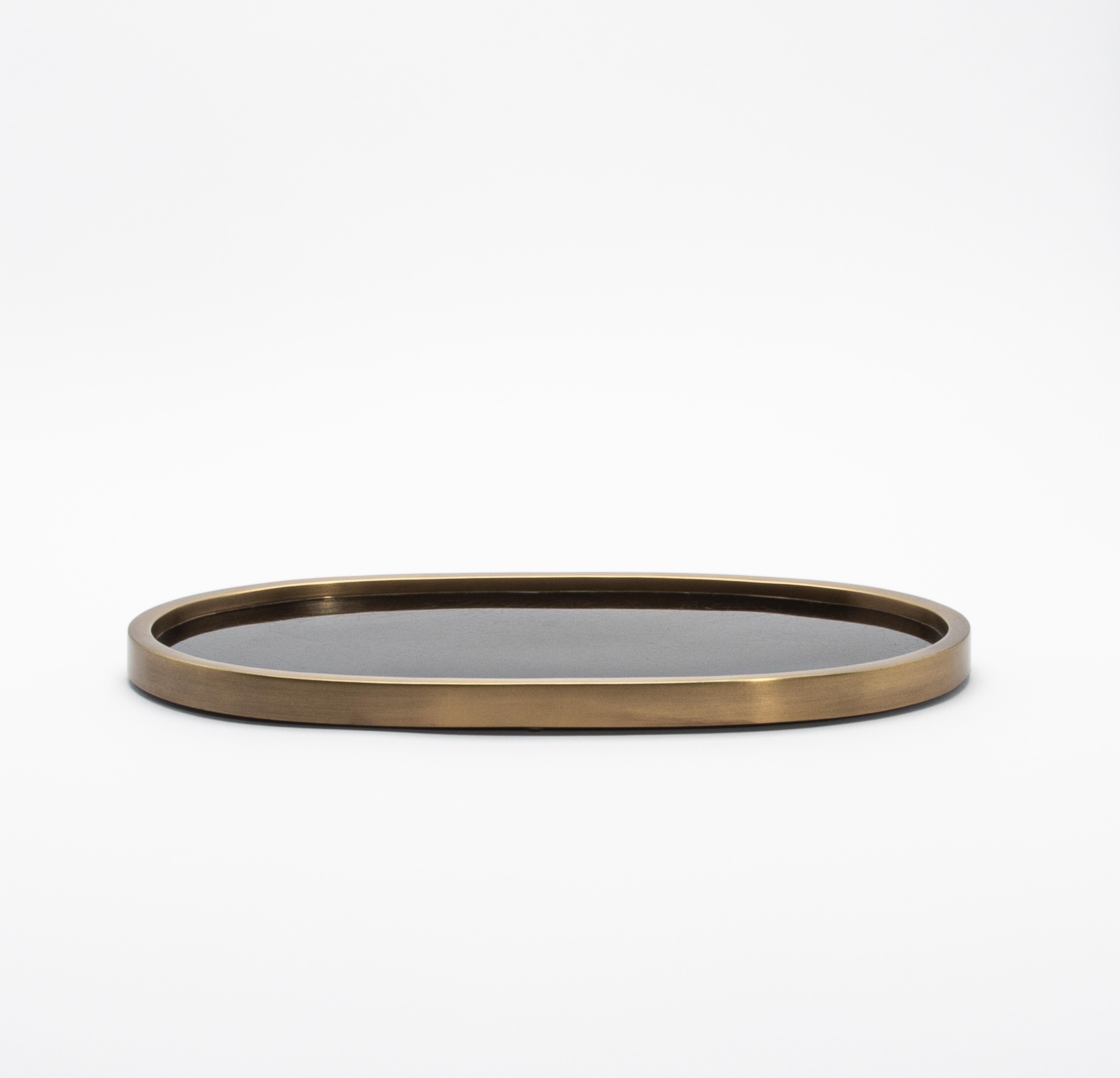 XXI secolo e contemporaneo Vassoio ovale in conchiglia con patina di bronzo in ottone di Kifu Paris in vendita
