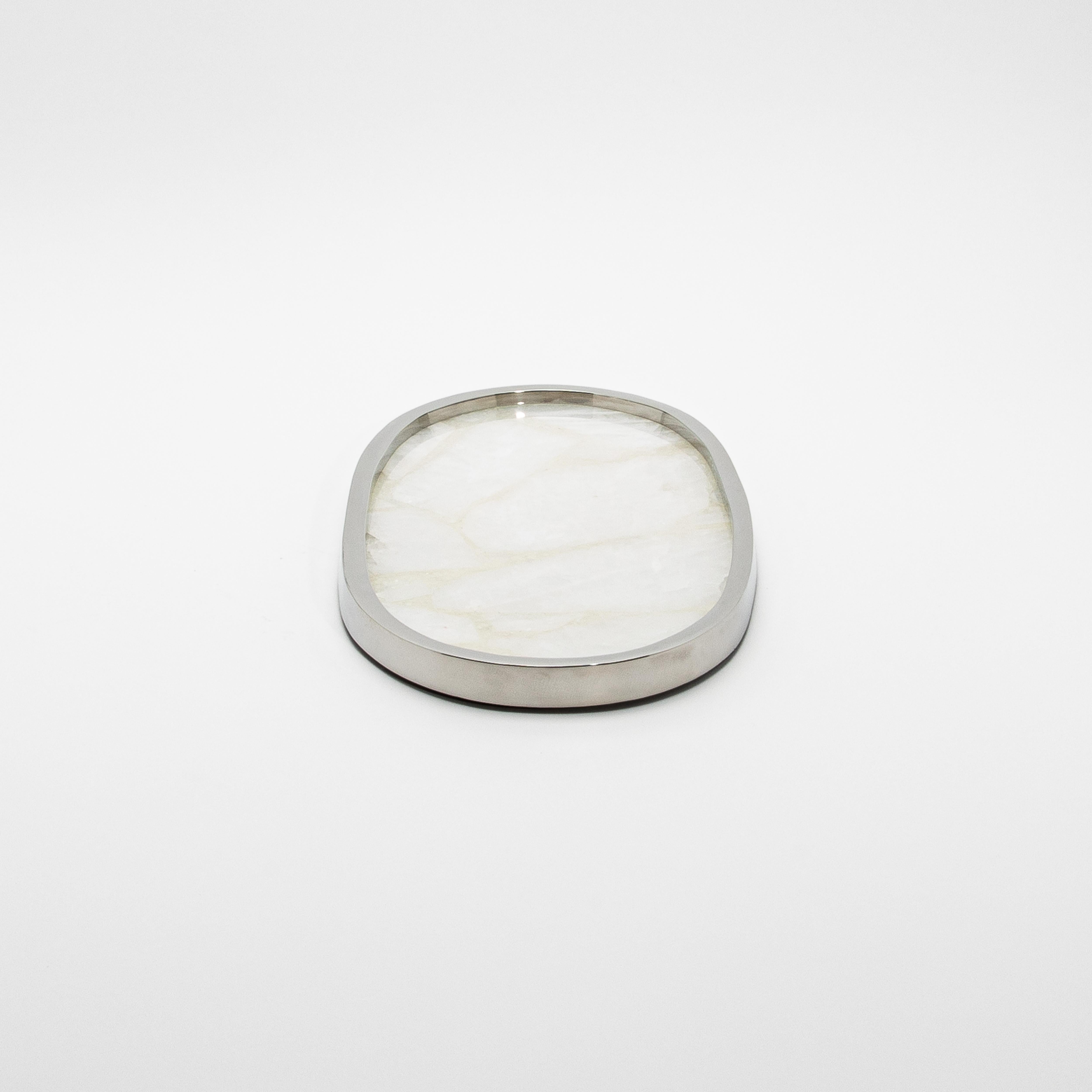 Art déco Plateau ovale en quartz blanc et acier inoxydable poli de Kifu Paris en vente