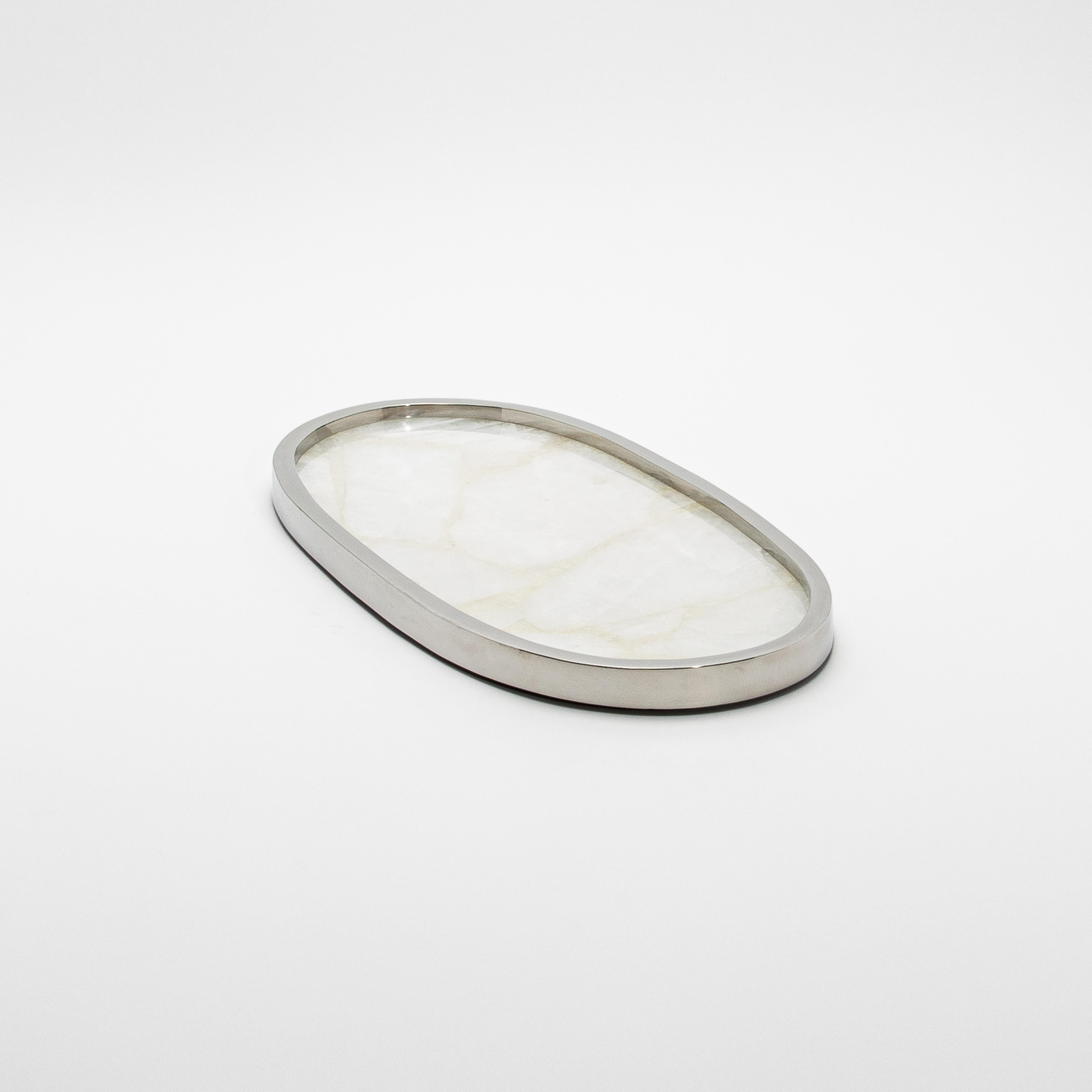 Philippin Plateau ovale en quartz blanc et acier inoxydable poli de Kifu Paris en vente