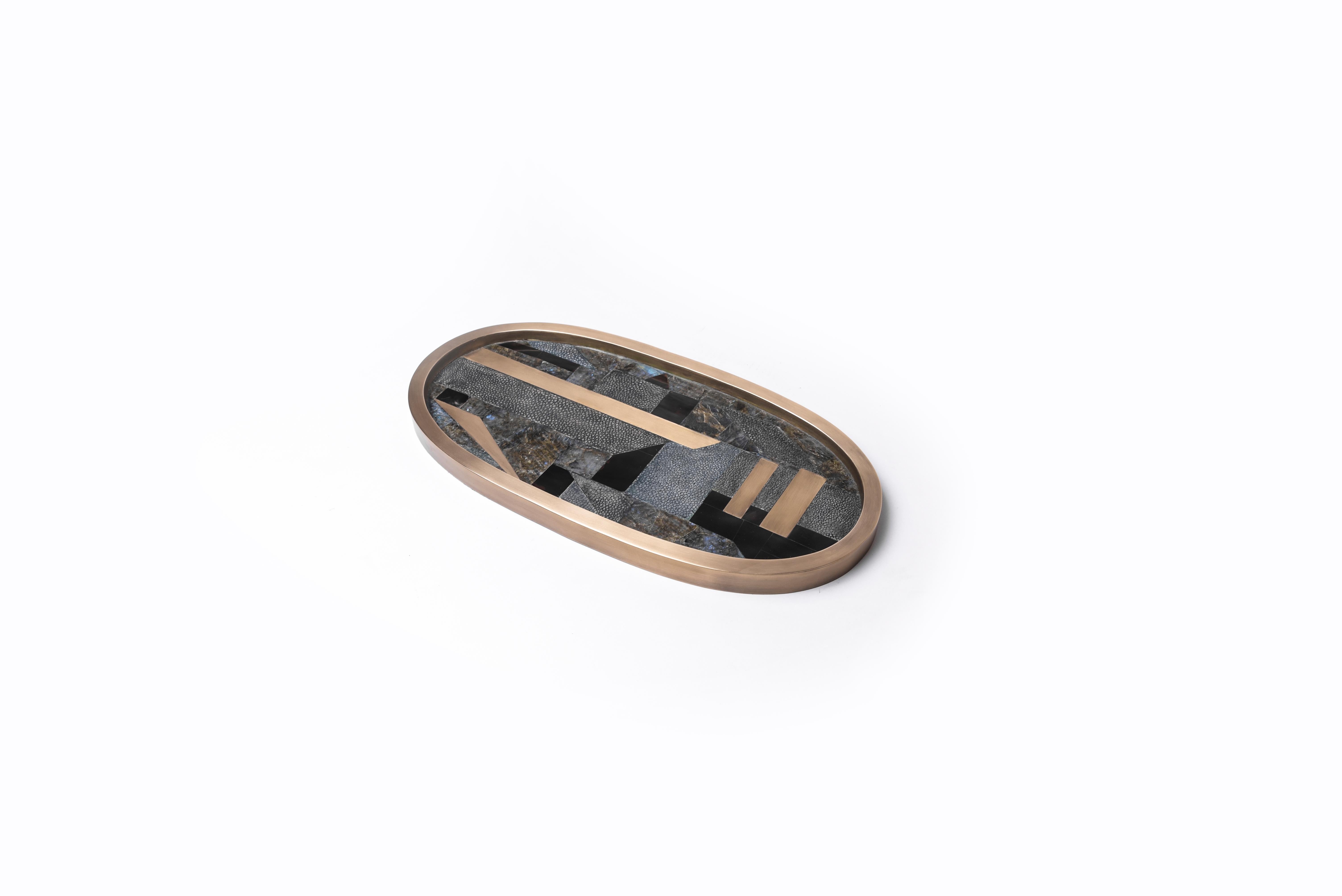 Oval Tray inlaid in Blue Shell and Brass by Kifu, Paris 3