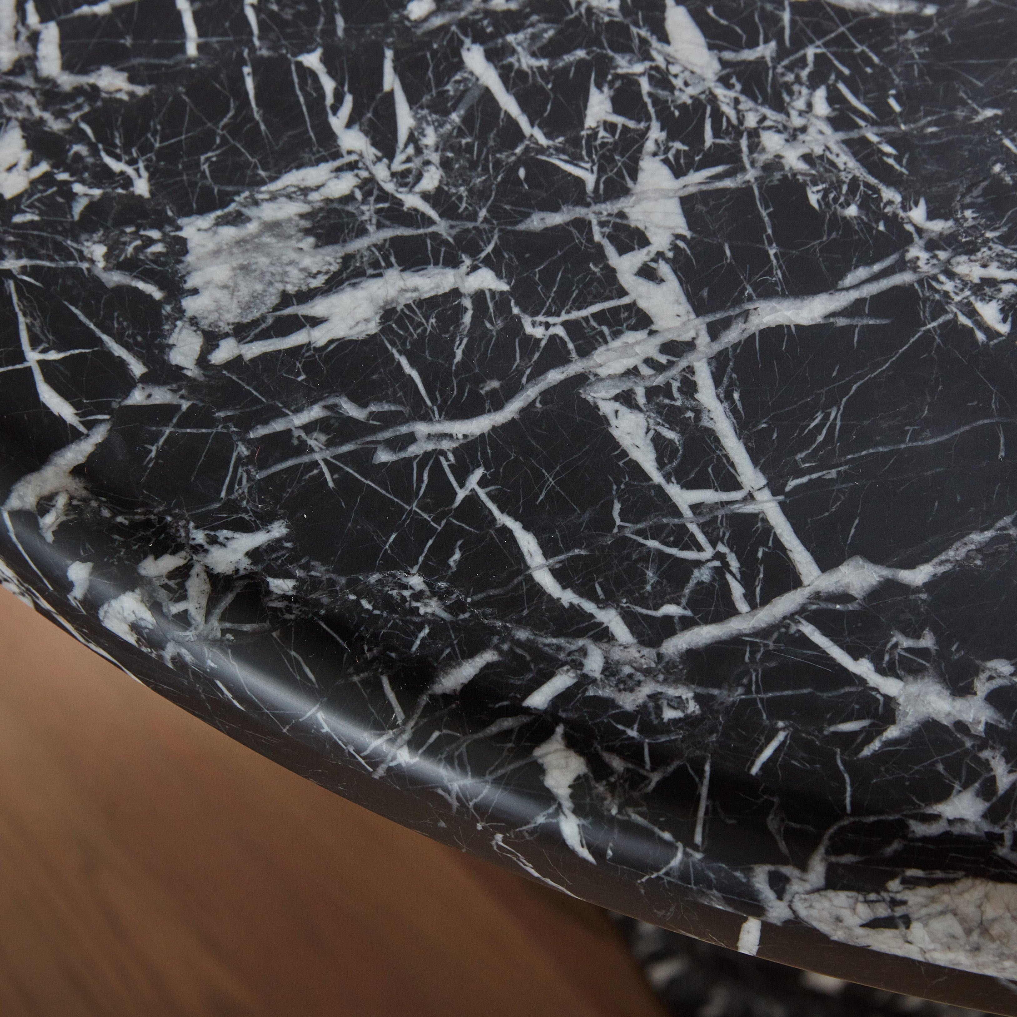 Table de salle à manger Trevi en Nero Marquina aiguisé par South Loop Loft en vente 3