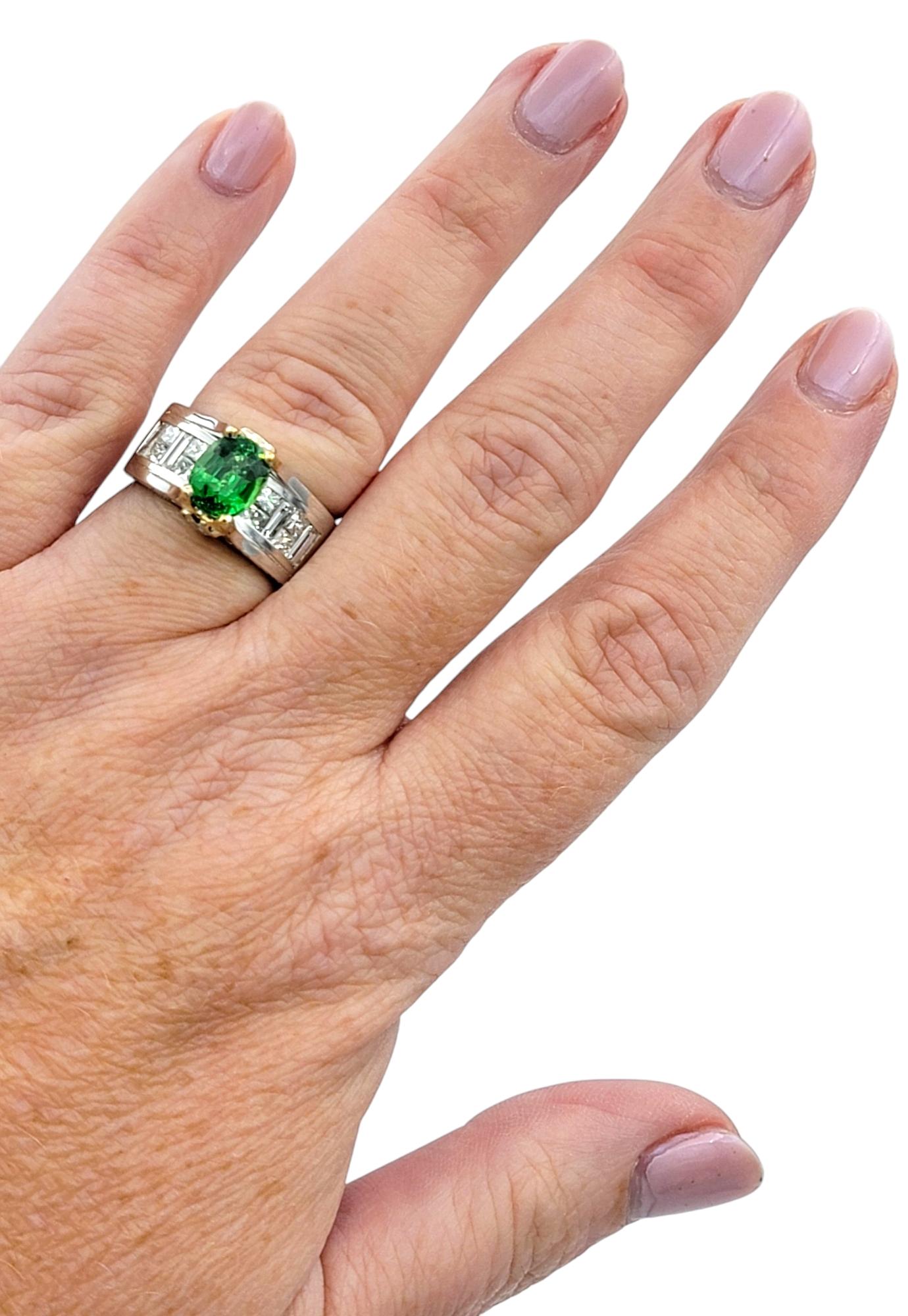 Anello con gambo europeo in granato ovale Tsavorite e ponte di diamanti in oro 18 carati in vendita 4