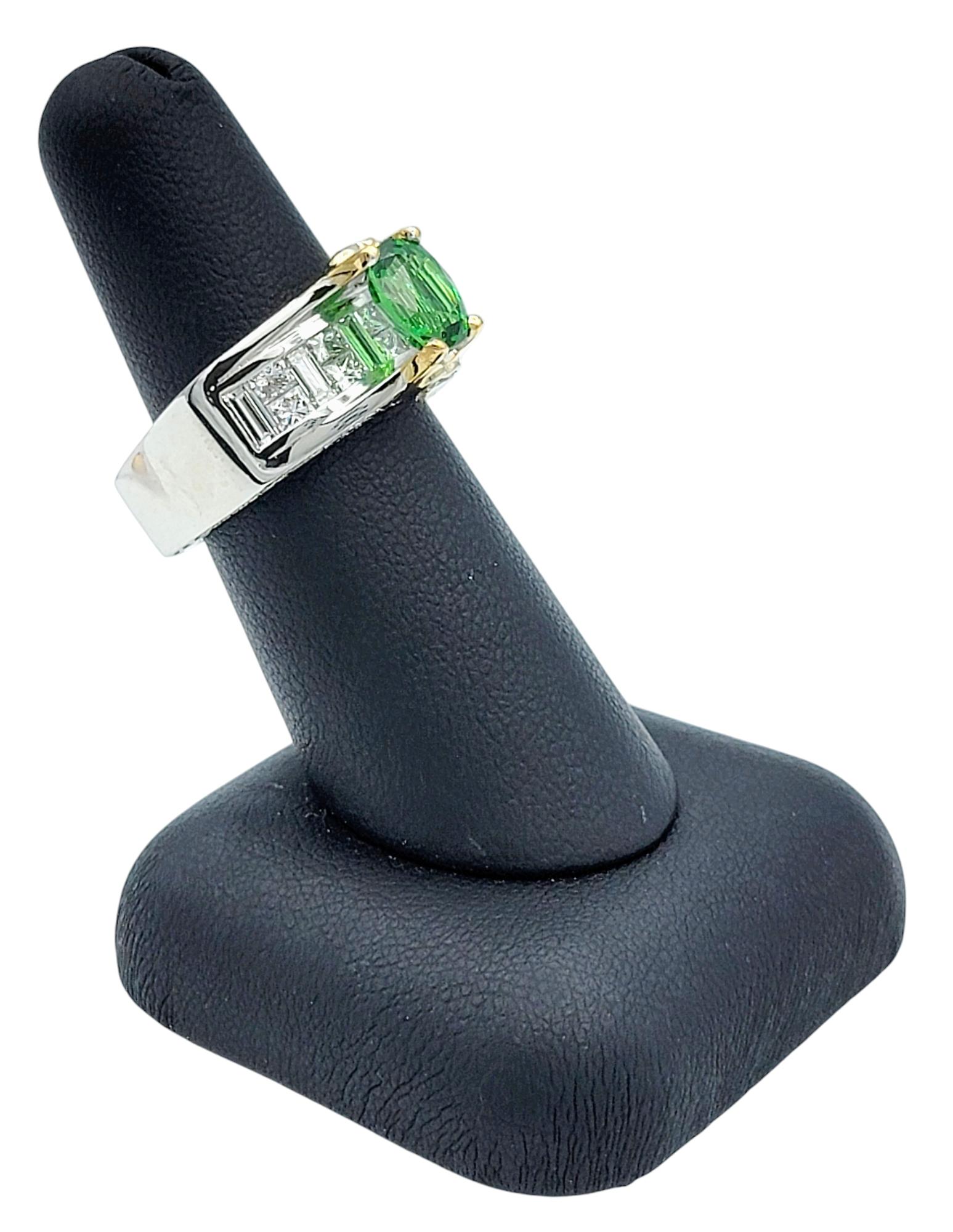 Anello con gambo europeo in granato ovale Tsavorite e ponte di diamanti in oro 18 carati in vendita 7