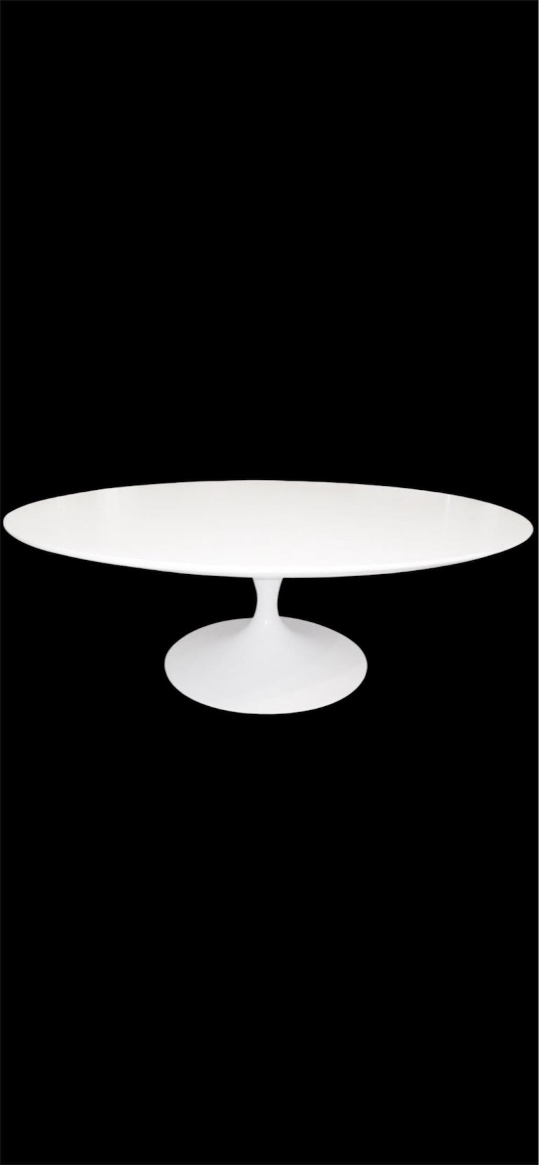 Tulip Oval Coffee Table by Eero Saarinen for
Knoll
An iconic piece of mid-century design, this oval Tulip coffee table by Eero Saarinen for Knoll combines modern elegance with sculptural simplicity. Designed in the 1950s to eliminate the visual