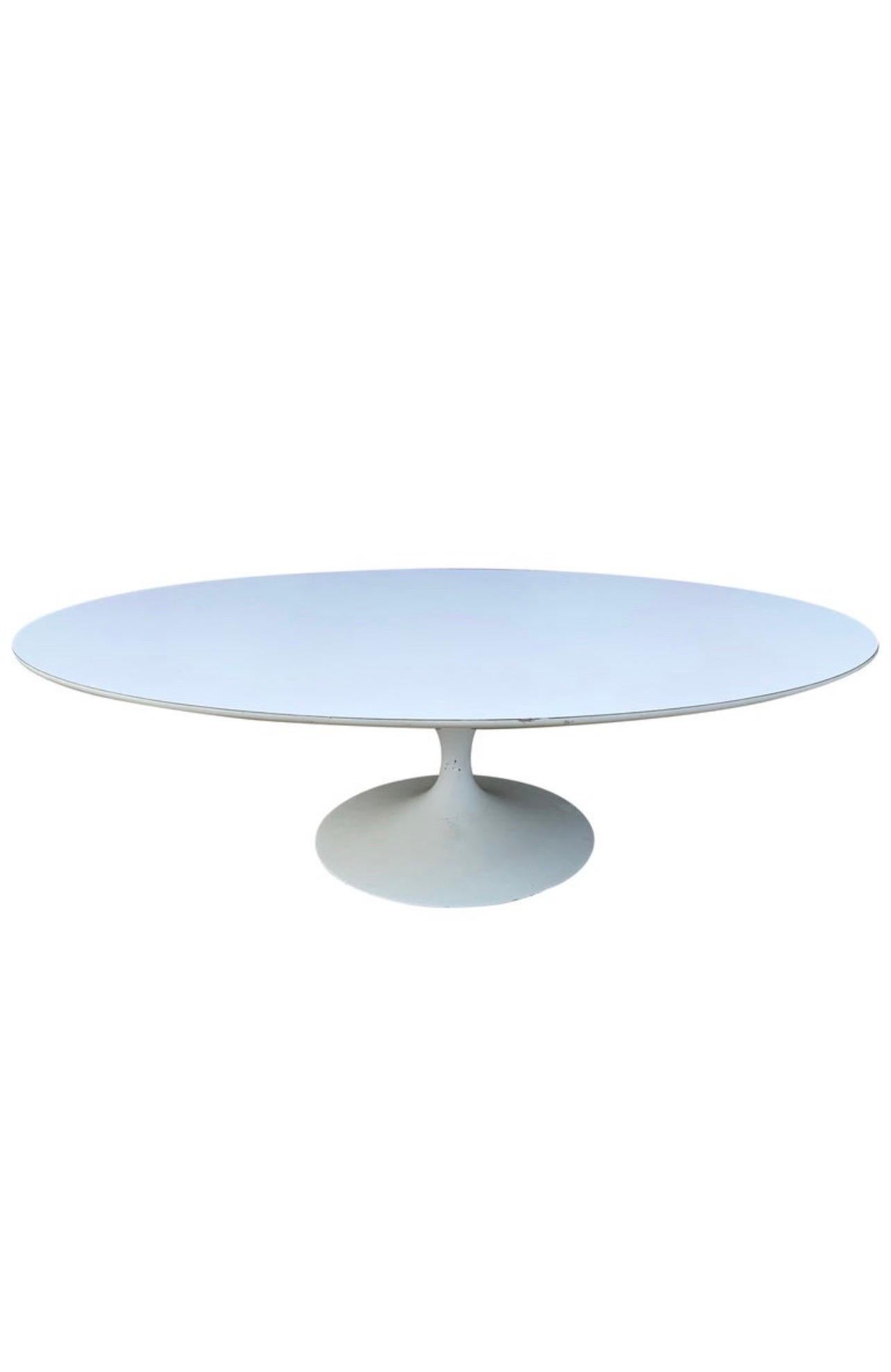 Other Oval Tulip Low Table by Eero Saarinen by Knoll , 1970s For Sale