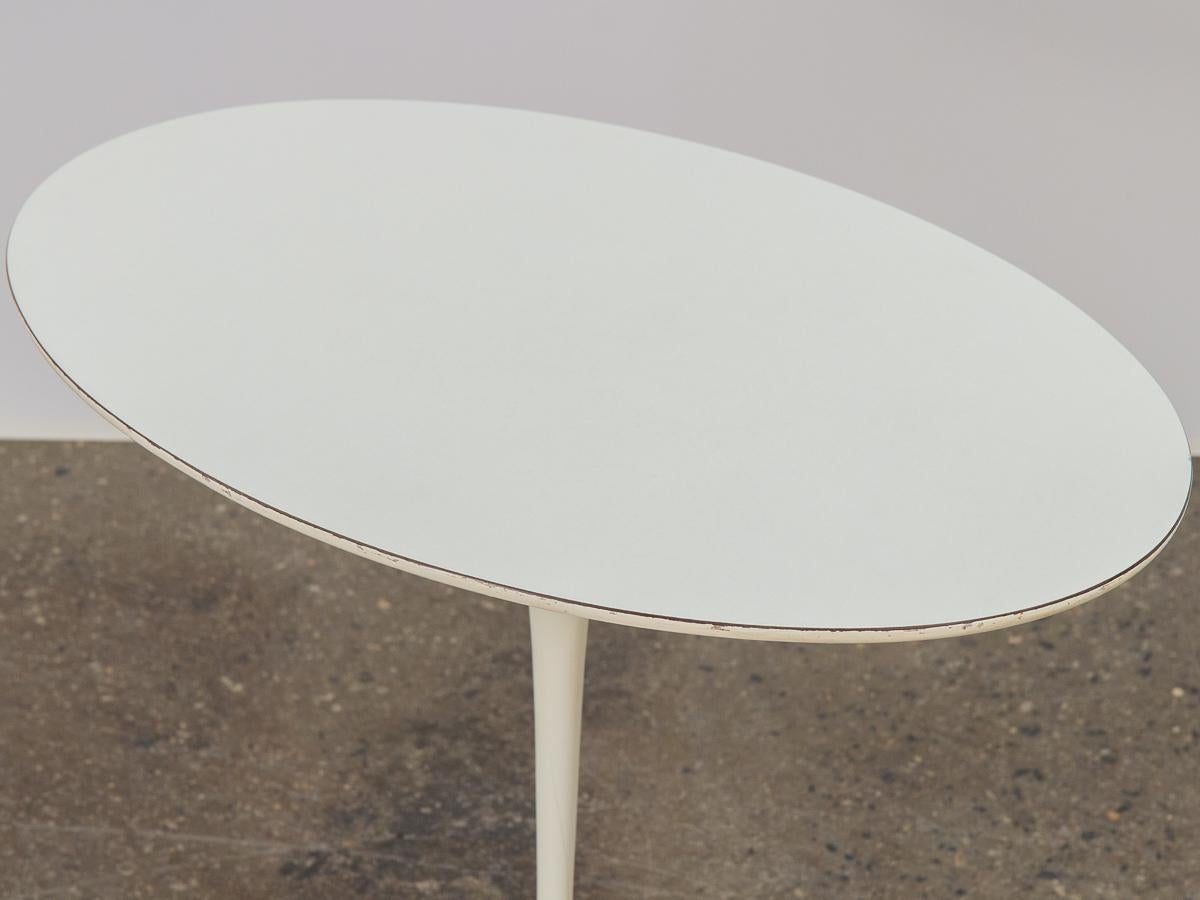 Oval Tulip Side Tables In Good Condition For Sale In Brooklyn, NY