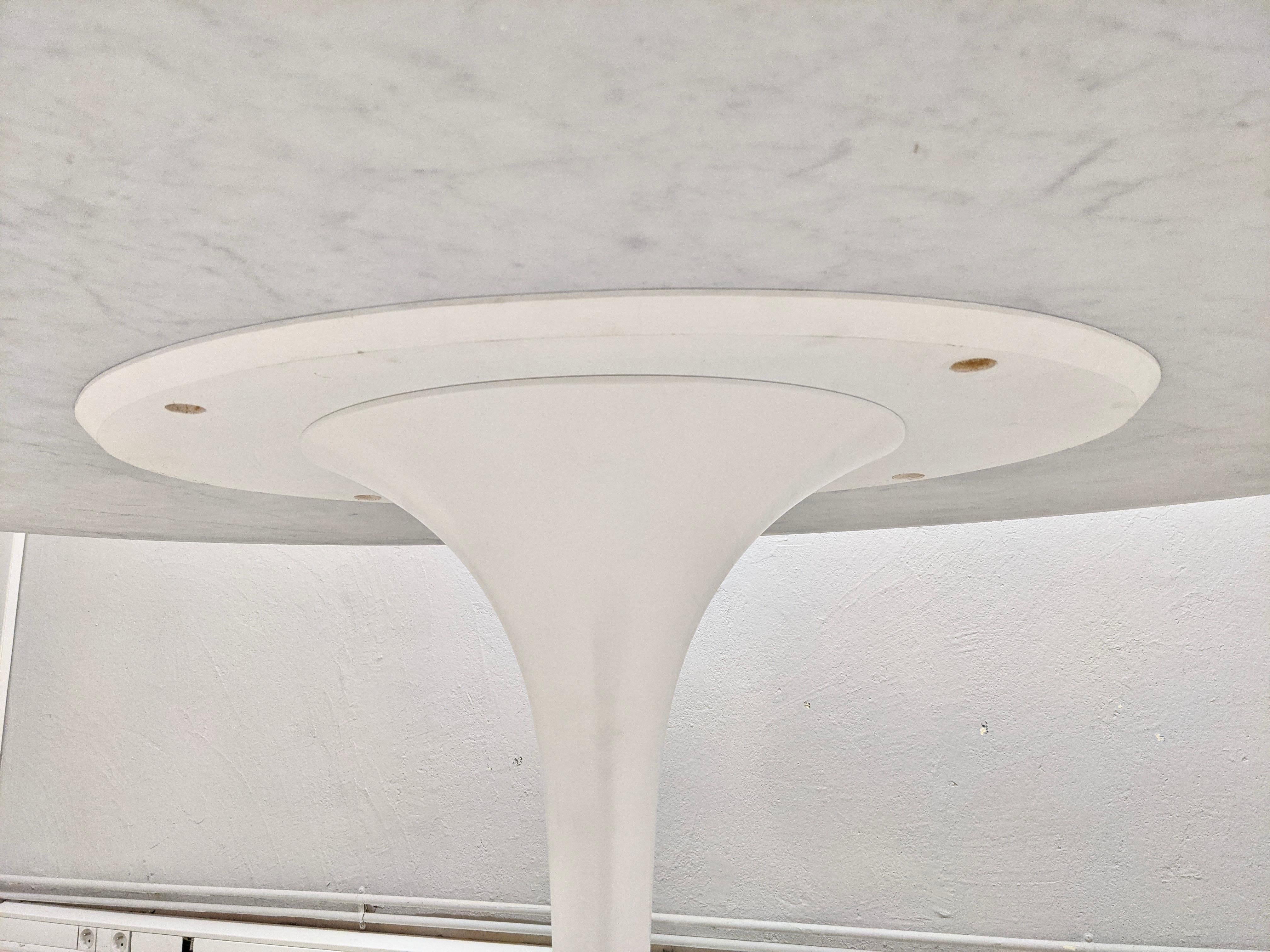 Oval Tulip Table by Eero Saarinen for Knoll 3