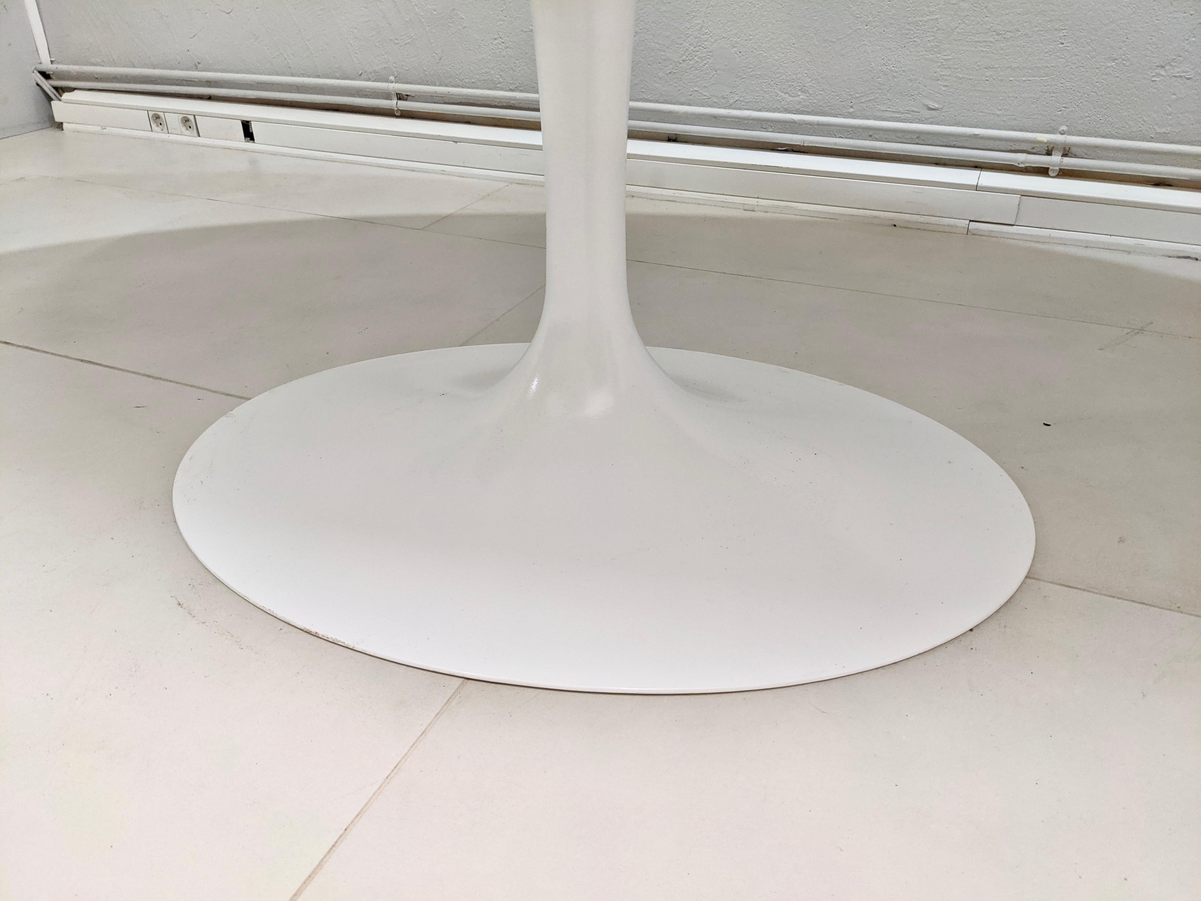 Oval Tulip Table by Eero Saarinen for Knoll 4