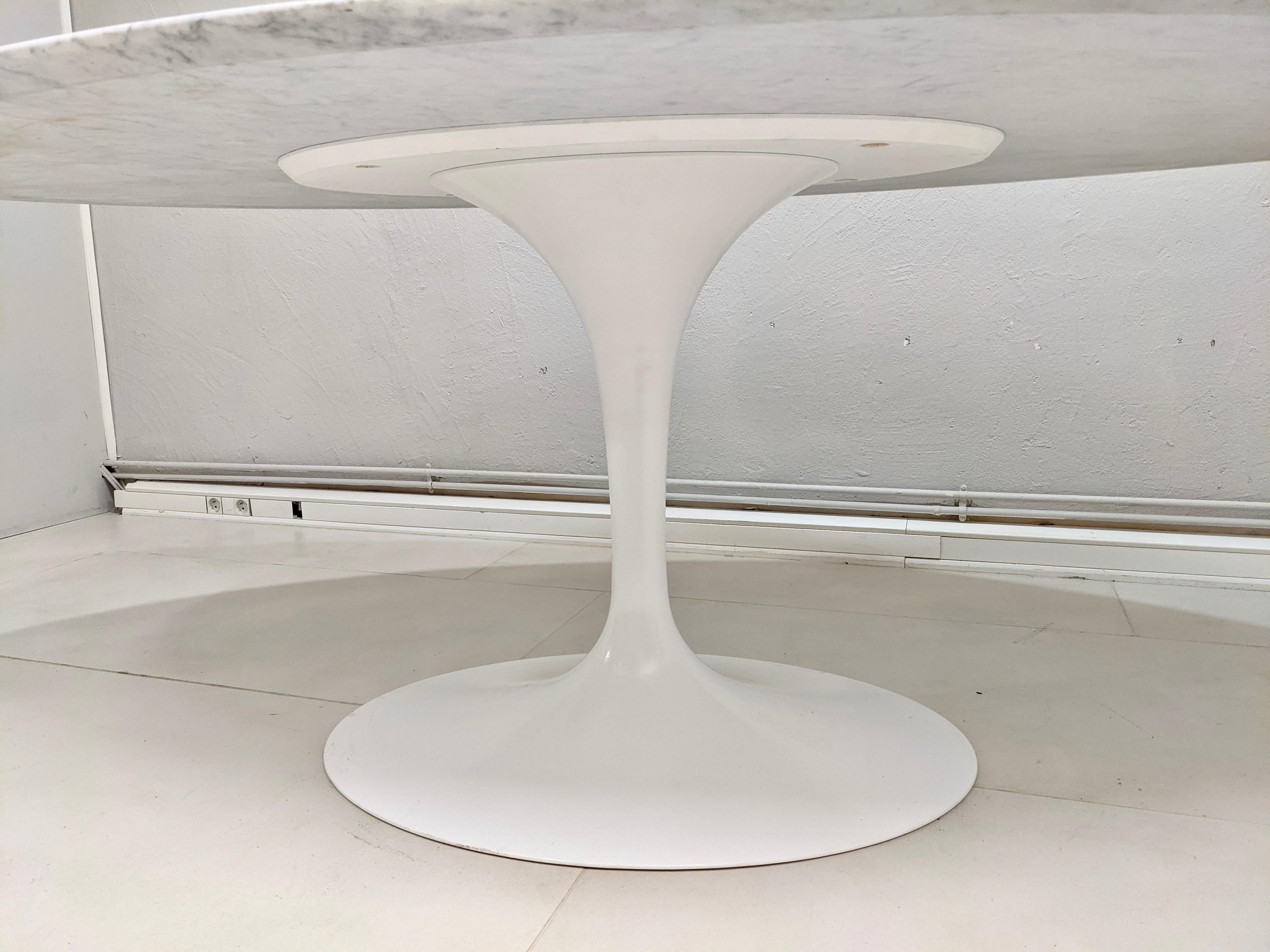 Oval Tulip Table by Eero Saarinen for Knoll 2