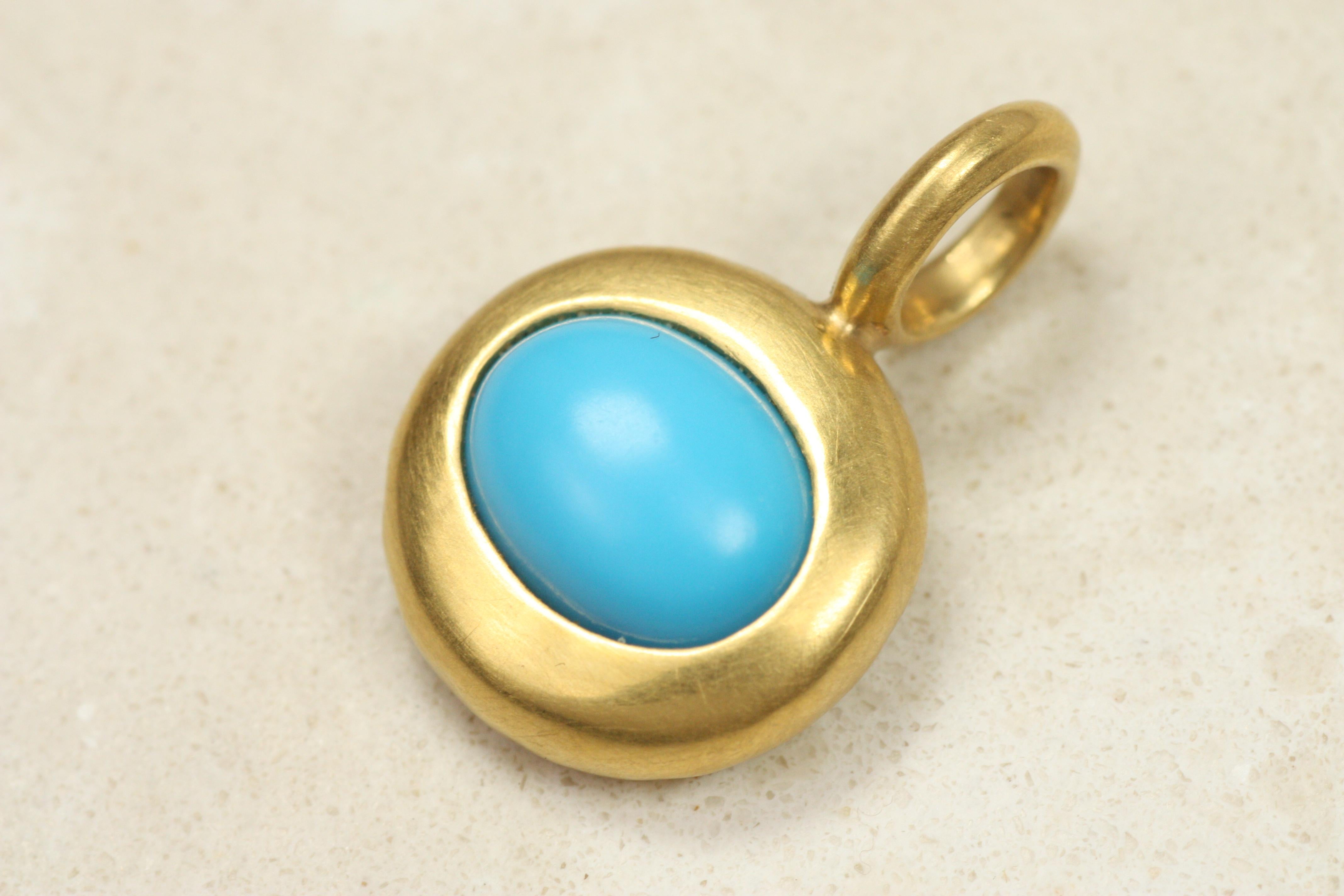 Pendentif à breloque avec lunette en turquoise ovale - or jaune 22K Pour femmes en vente