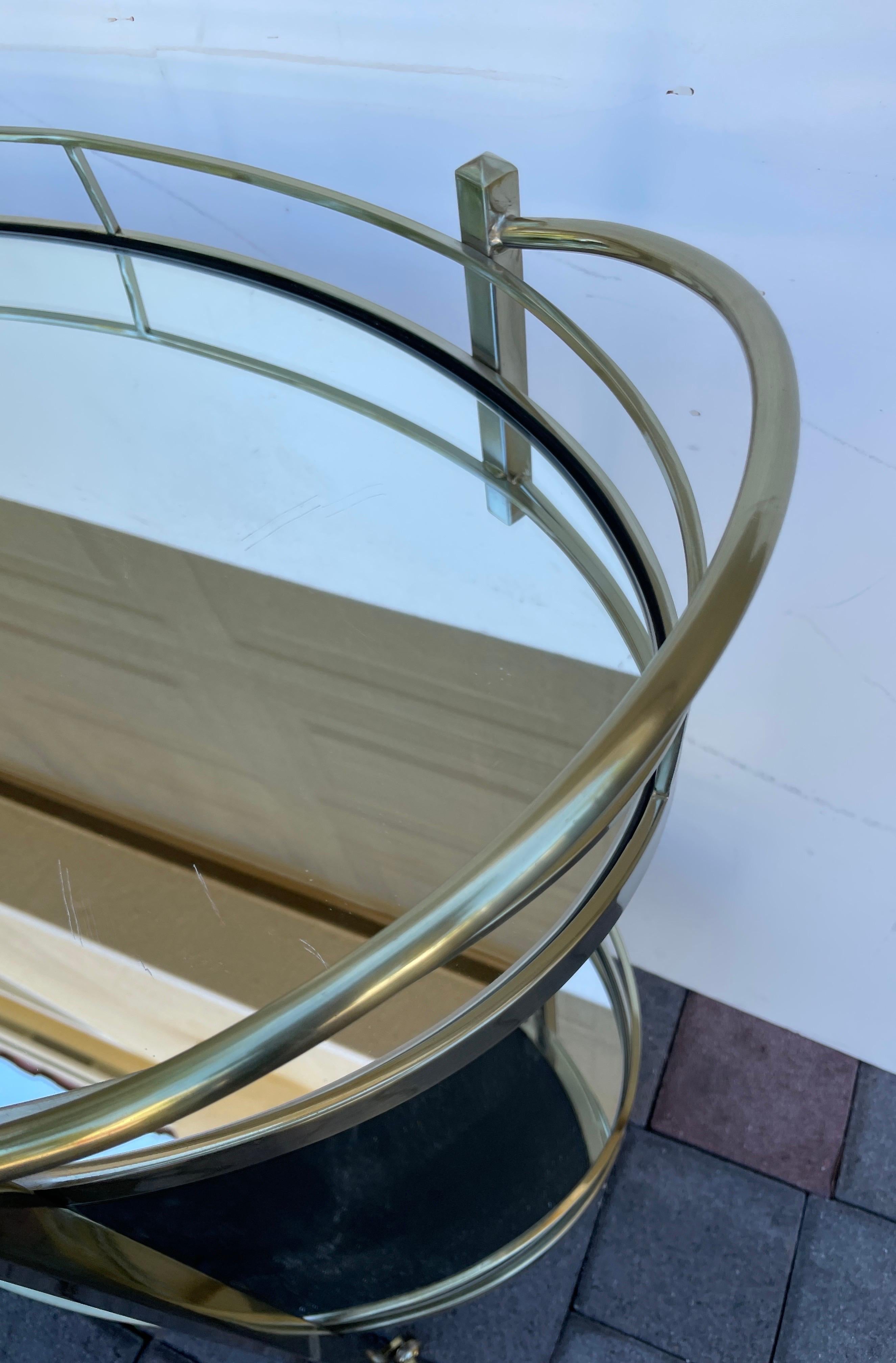 Ovaler zweistufiger Barwagen aus Messing im Zustand „Gut“ im Angebot in West Palm Beach, FL