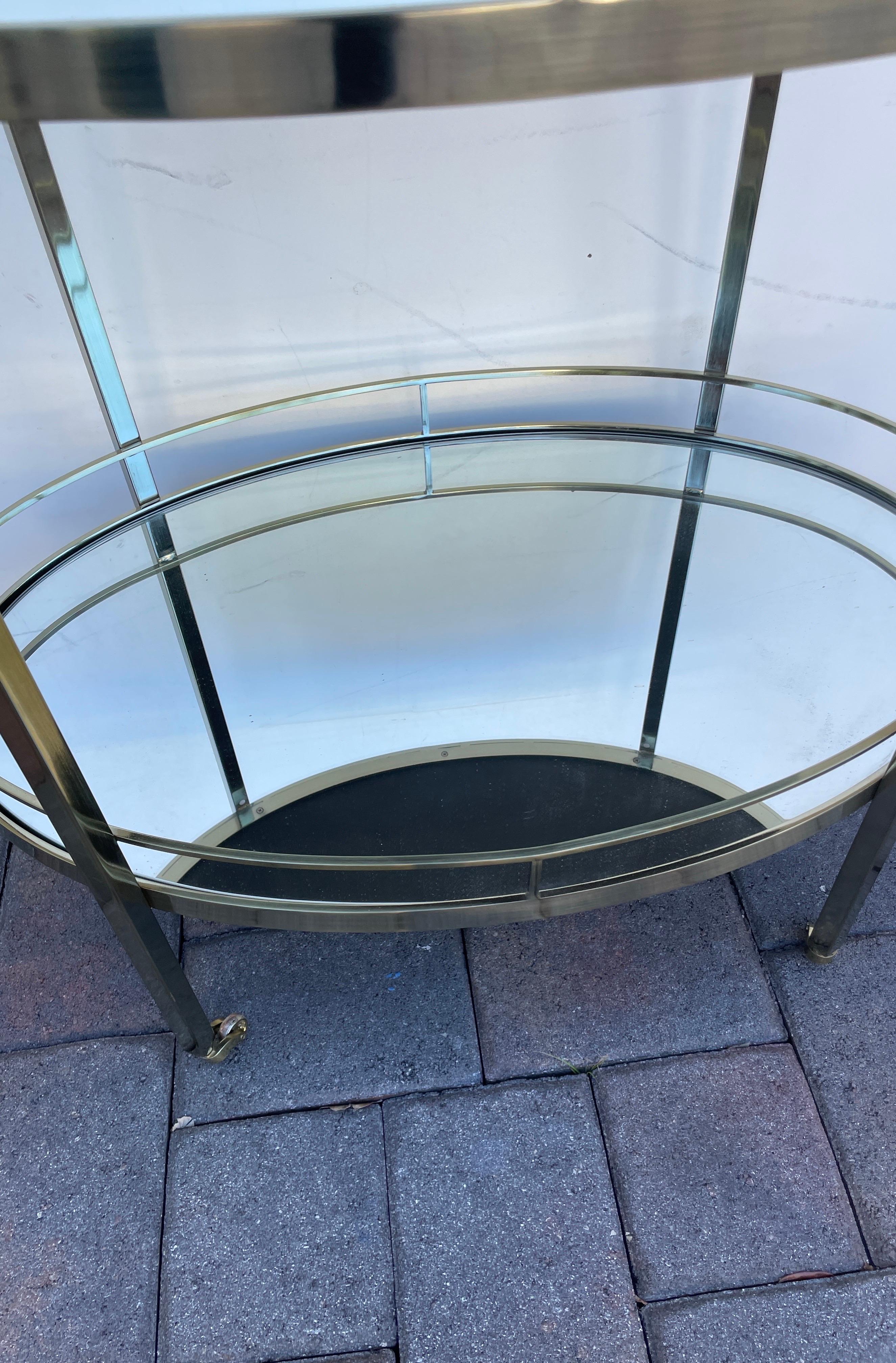 Ovaler zweistufiger Barwagen aus Messing im Angebot 2