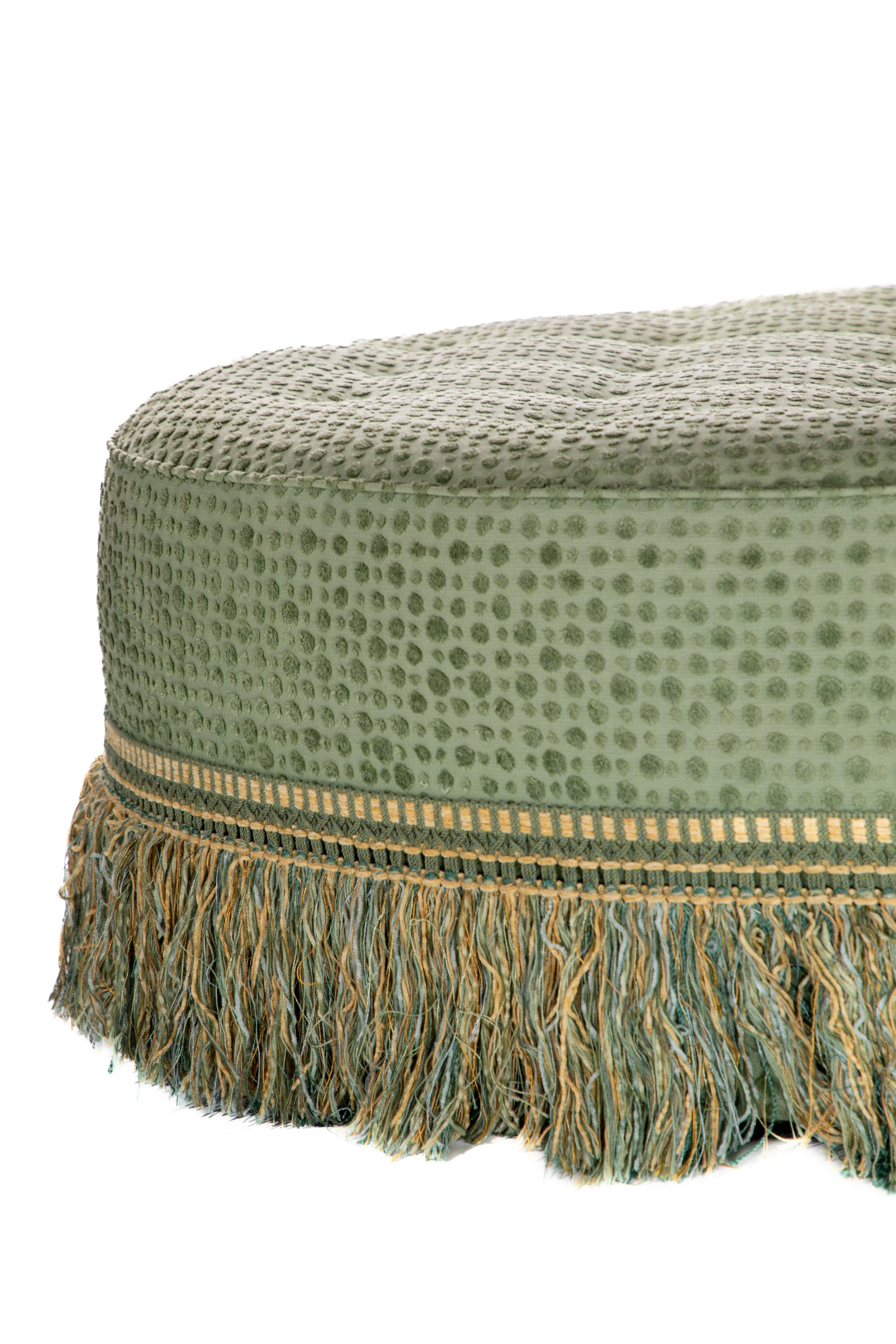 Oval Upholstered Tufted Ottoman In Good Condition For Sale In Dallas, TX
