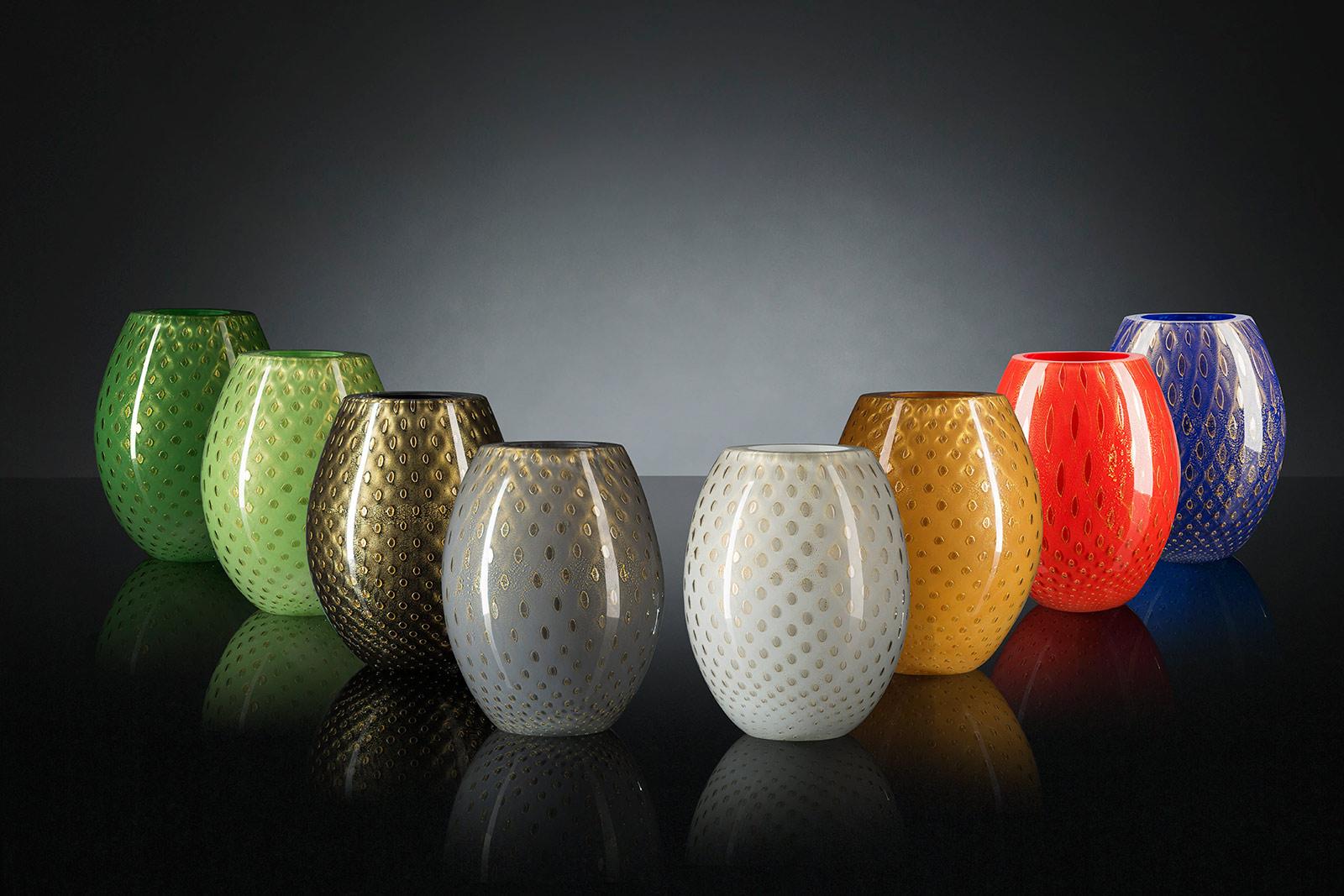 Contemporary Oval Vase Mocenigo, Muranese Glass, Gold 24-Karat and Black, Italy For Sale