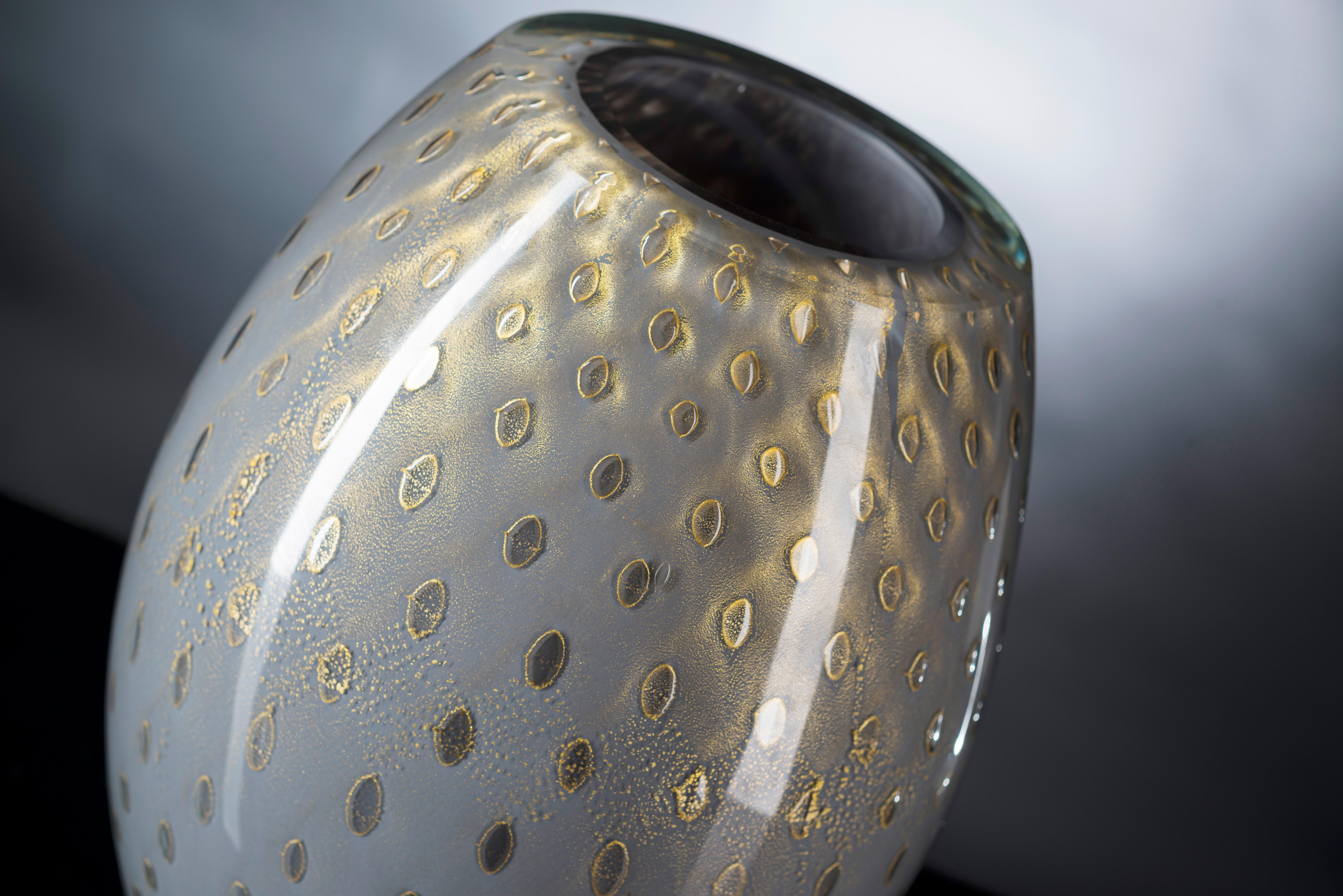 Italian Oval Vase Mocenigo, Muranese Glass, Gold 24-Karat and Gray, Italy For Sale