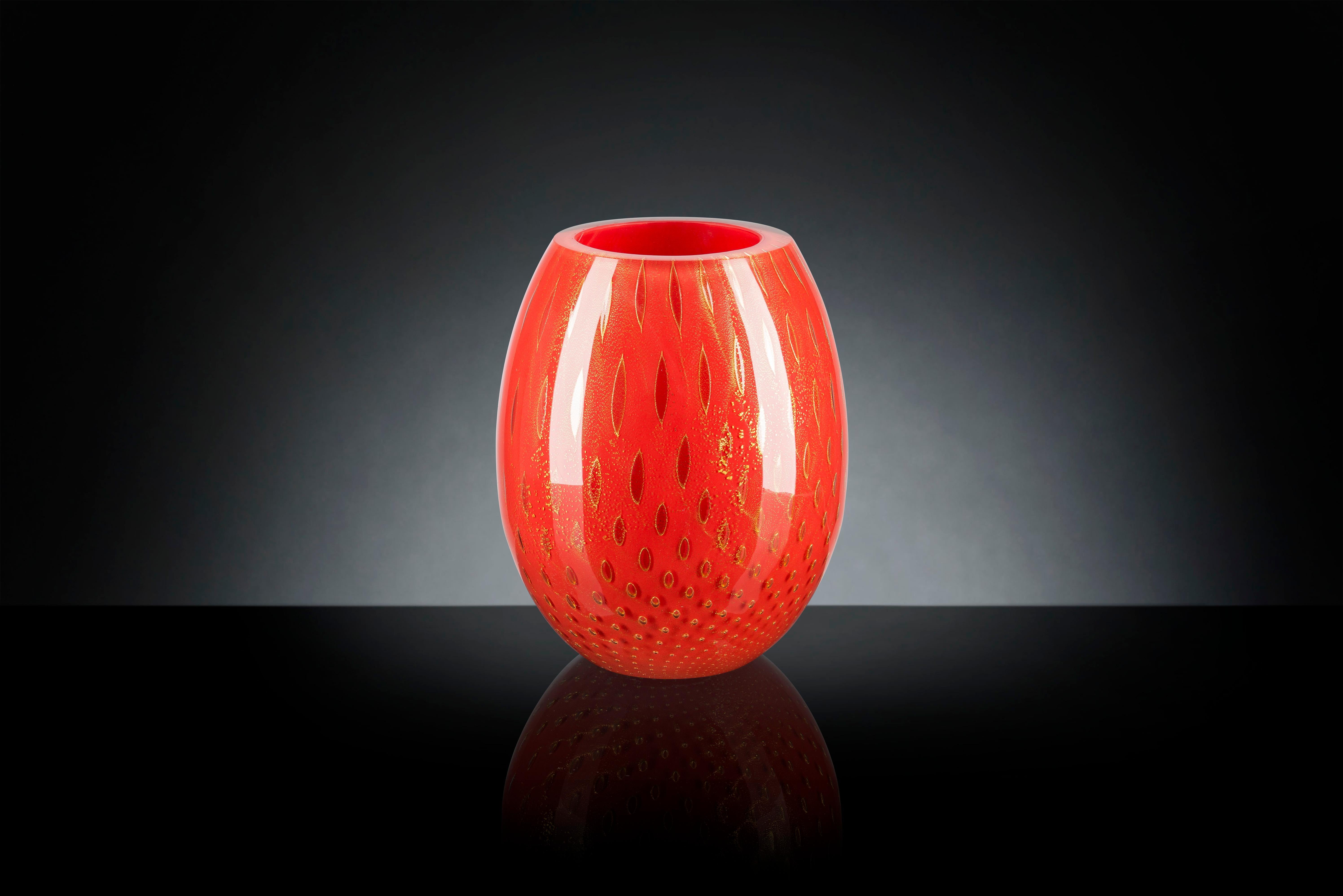 Modern Oval Vase Mocenigo, Muranese Glass, Gold 24-Karat and Red, Italy For Sale