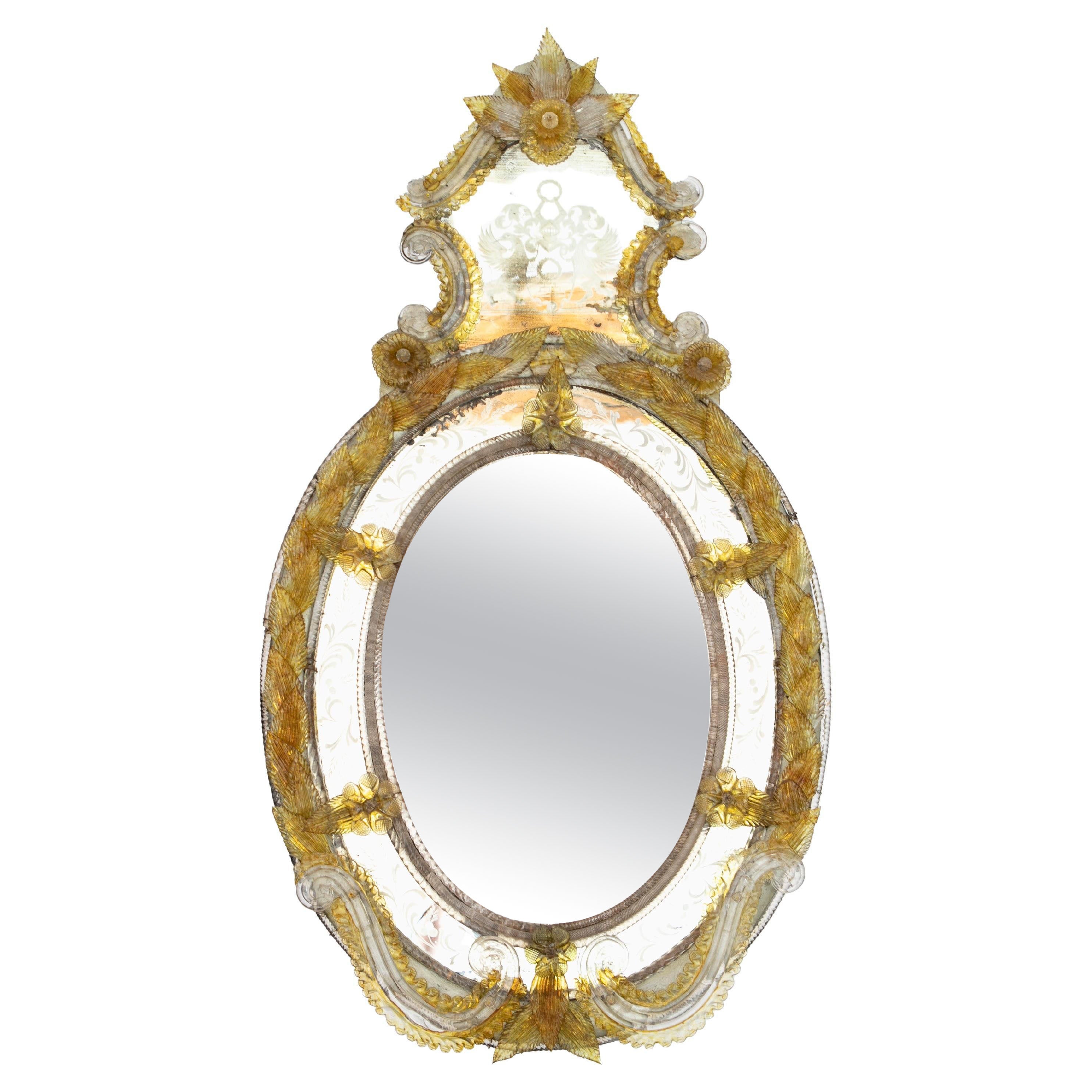 Miroir vénitien ovale en verre de Murano jaune et transparent