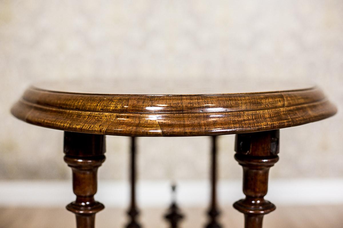 Oval Victorian Table from the Mid-19th Century 7