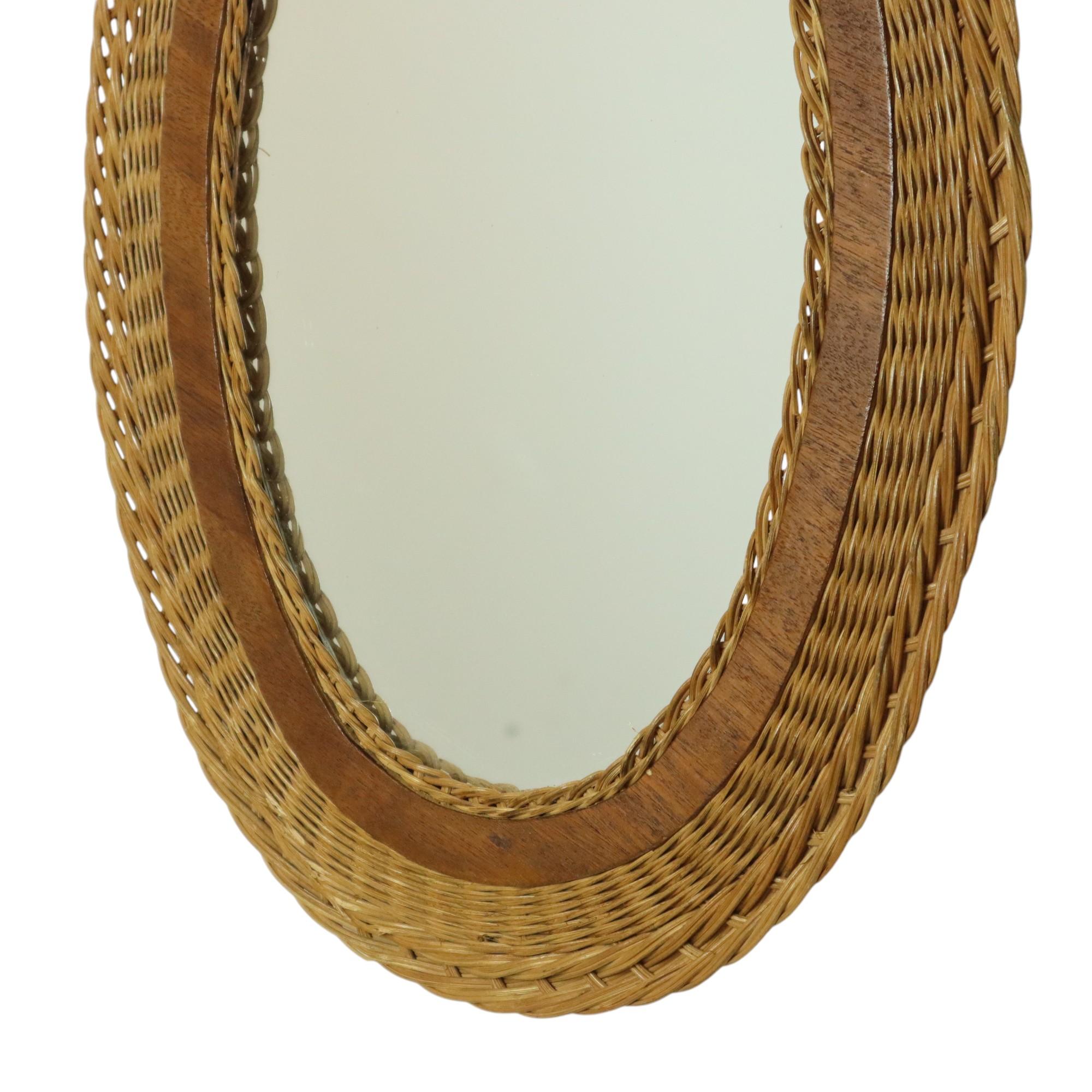 Miroir Ovale Vintage Rotin et Teck Style Boho Fifties 51cm Bon état - En vente à Poperinge, BE
