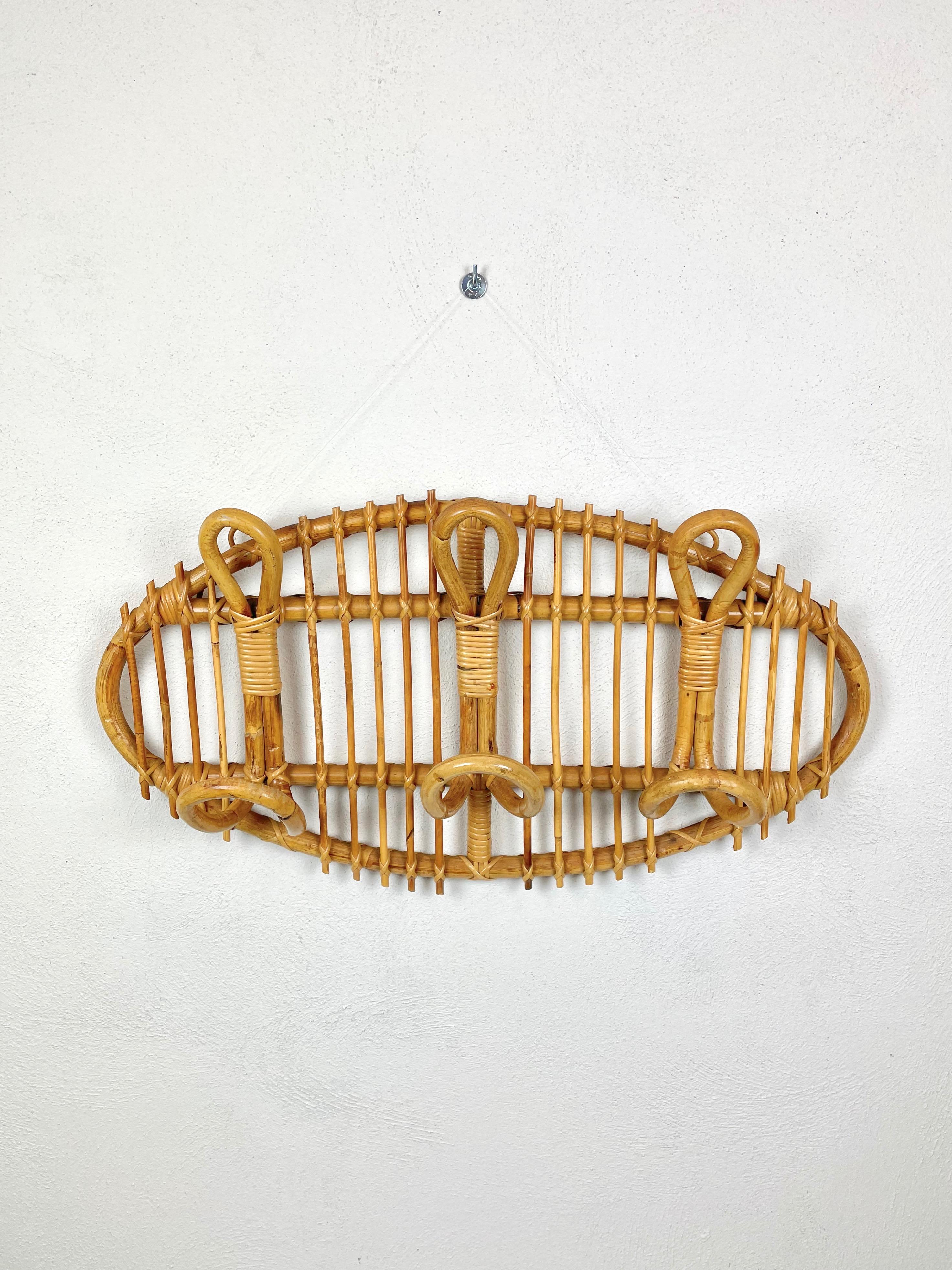 Mid-Century Modern Oval Vintage Rattan & Bamboo Coat Rack Stand, Italy, 1960s