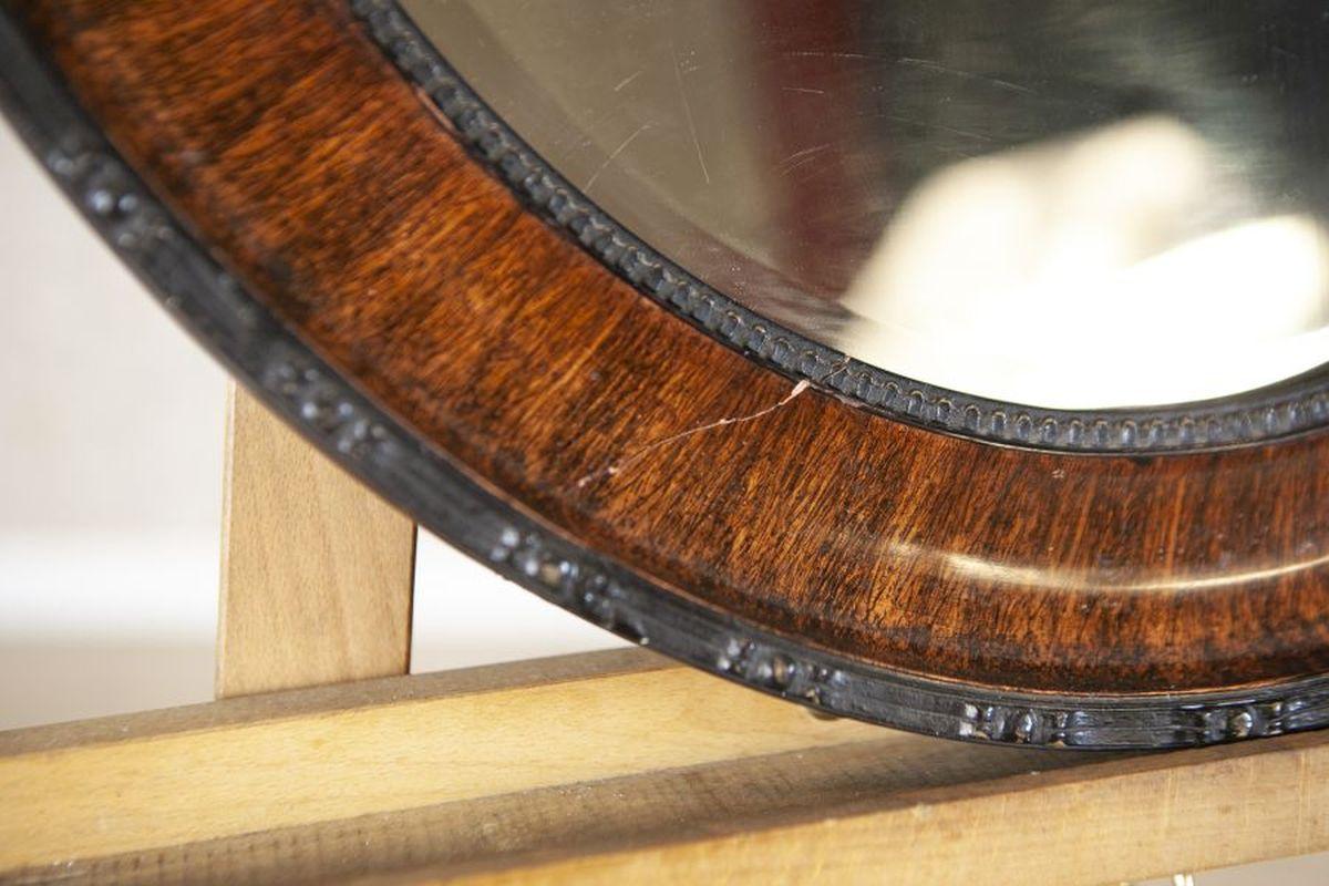 Belge Miroir mural ovale dans un cadre en bois tendre, début du 20e siècle - style victorien en vente