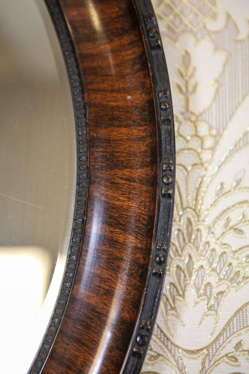 20ième siècle Miroir mural ovale dans un cadre en bois tendre, début du 20e siècle - style victorien en vente
