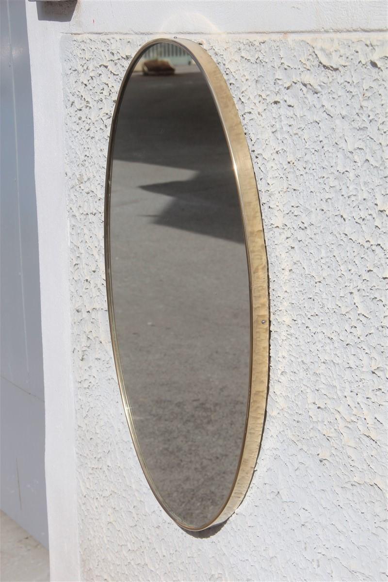 Oval Wall Mirror Midcentury Italian Design Brass Gold Frame, 1950s In Good Condition In Palermo, Sicily