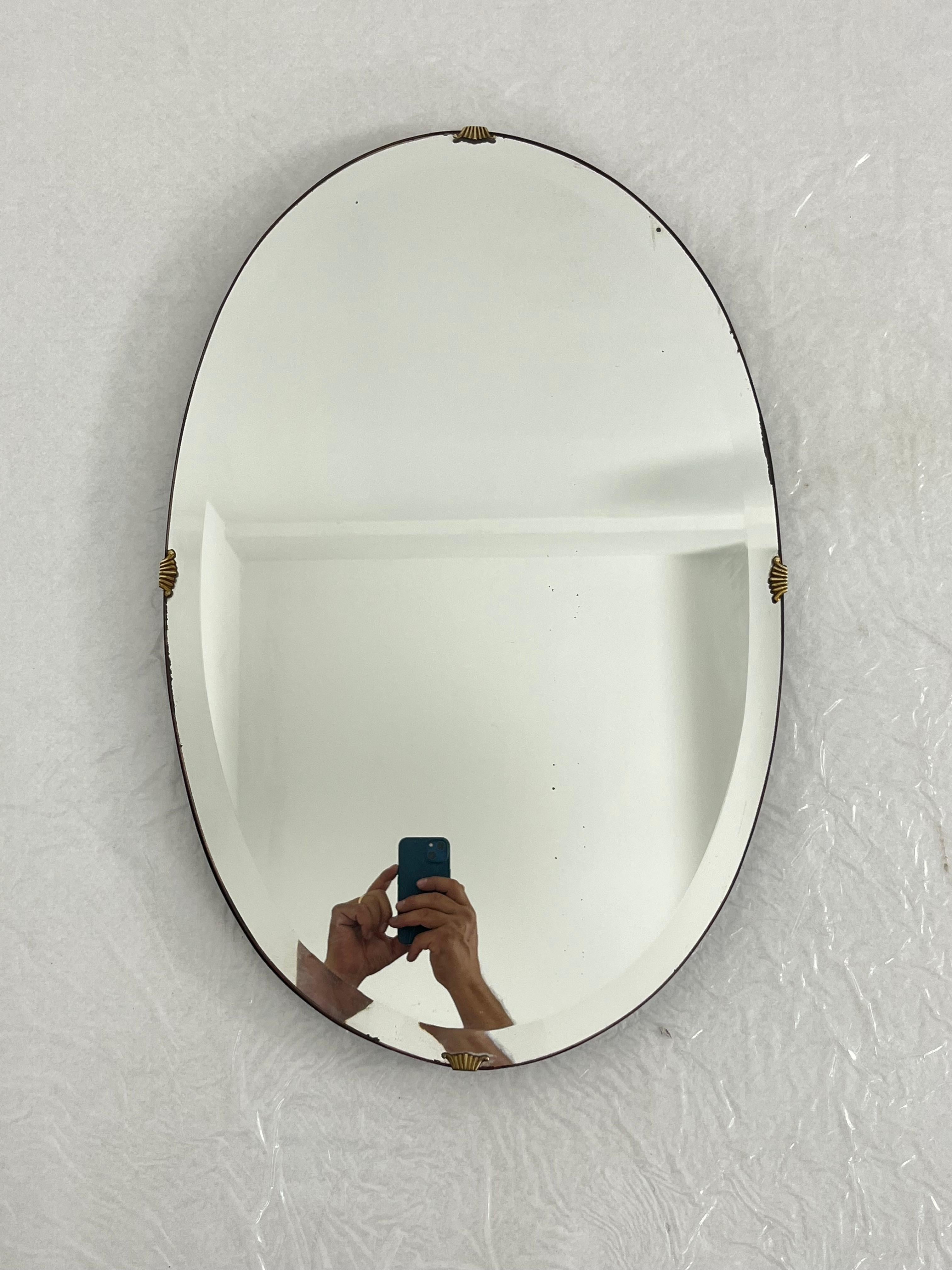 Italian Oval Wall Mirror With Brass Shell Inserts attributed to Gio Ponti, 1960s For Sale