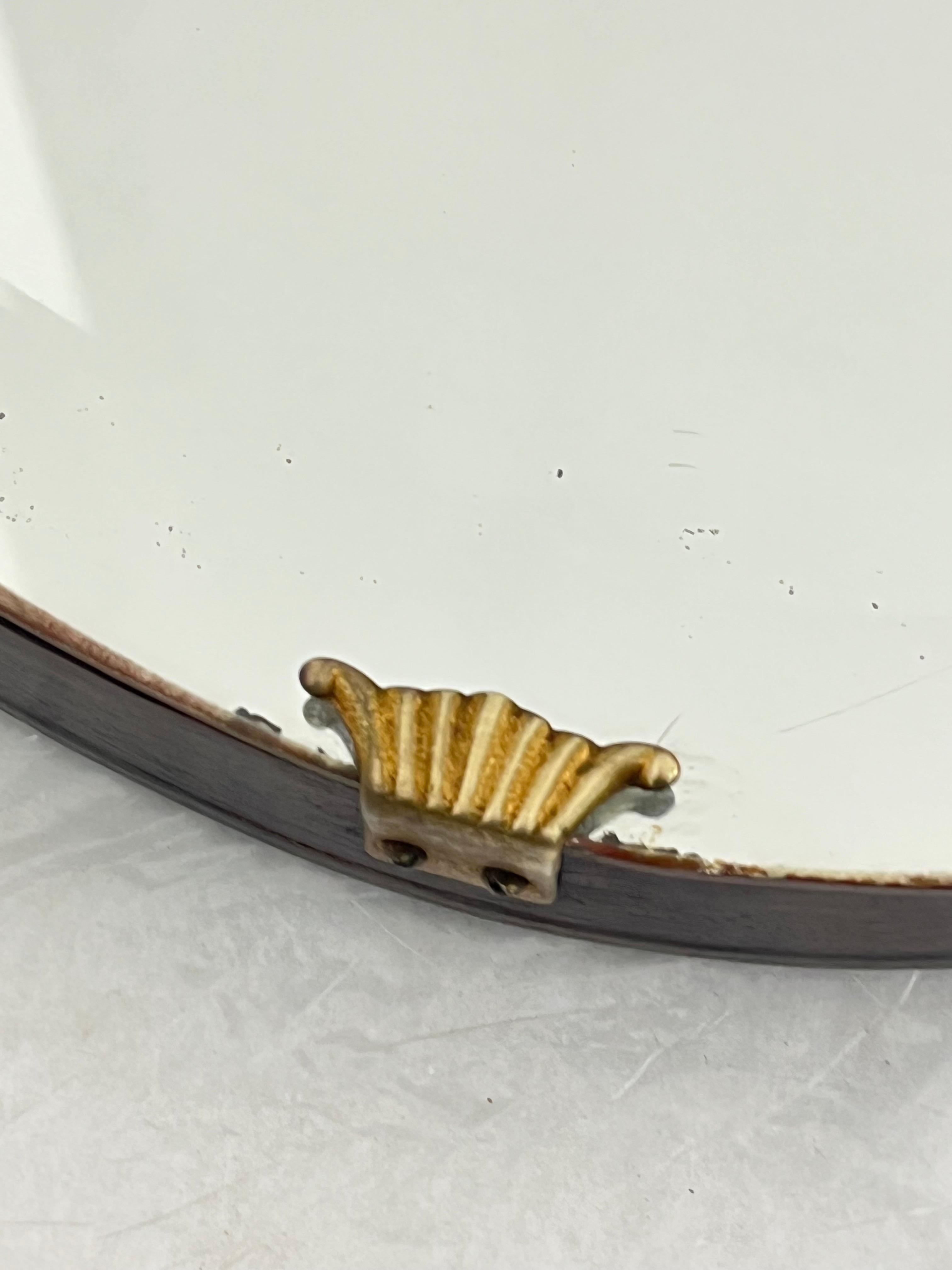 Oval Wall Mirror With Brass Shell Inserts attributed to Gio Ponti, 1960s For Sale 3
