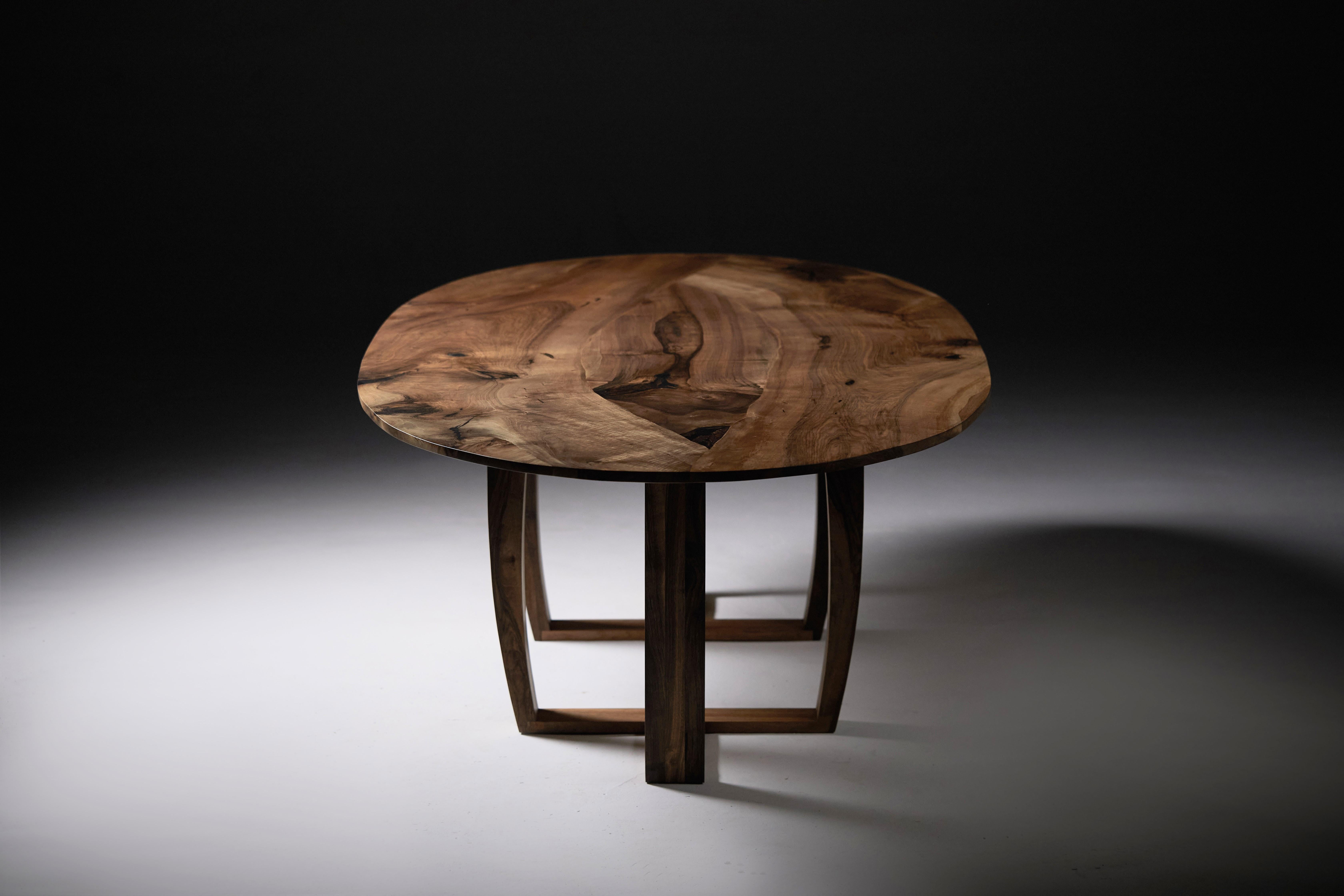 Oval Walnut Dining Table by Jonathan Field In New Condition For Sale In London, GB