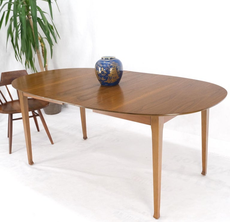 Mid-Century Modern Oval Walnut Square Tapered Legs Mid Century Modern Dining Conference Table Mint For Sale