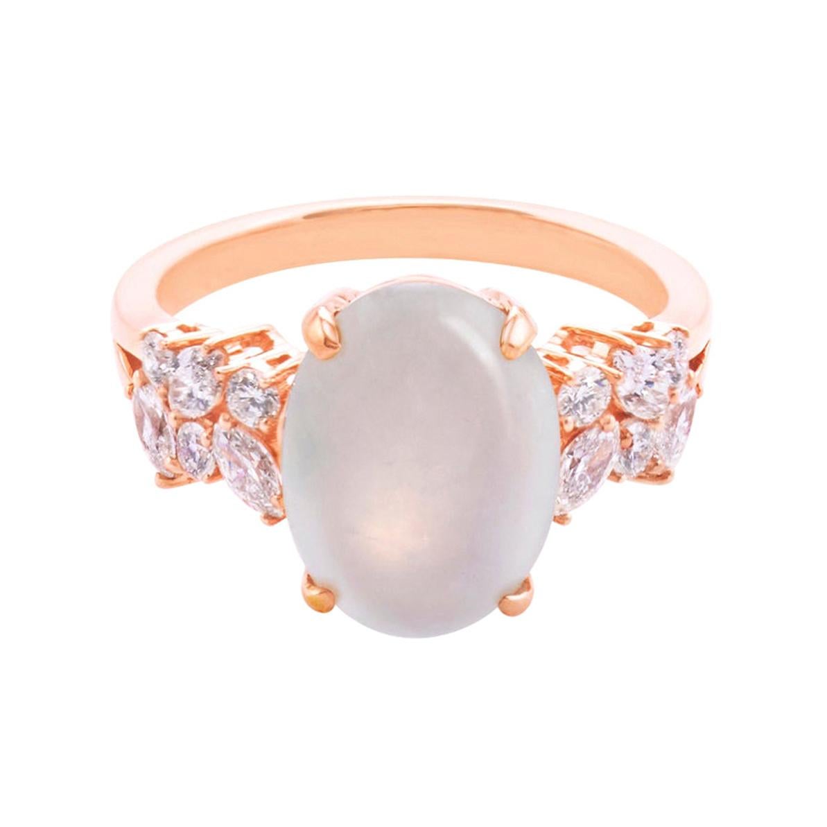 Anillo de compromiso único de diamante marquesa ovalado de jade blanco helado en oro rosa