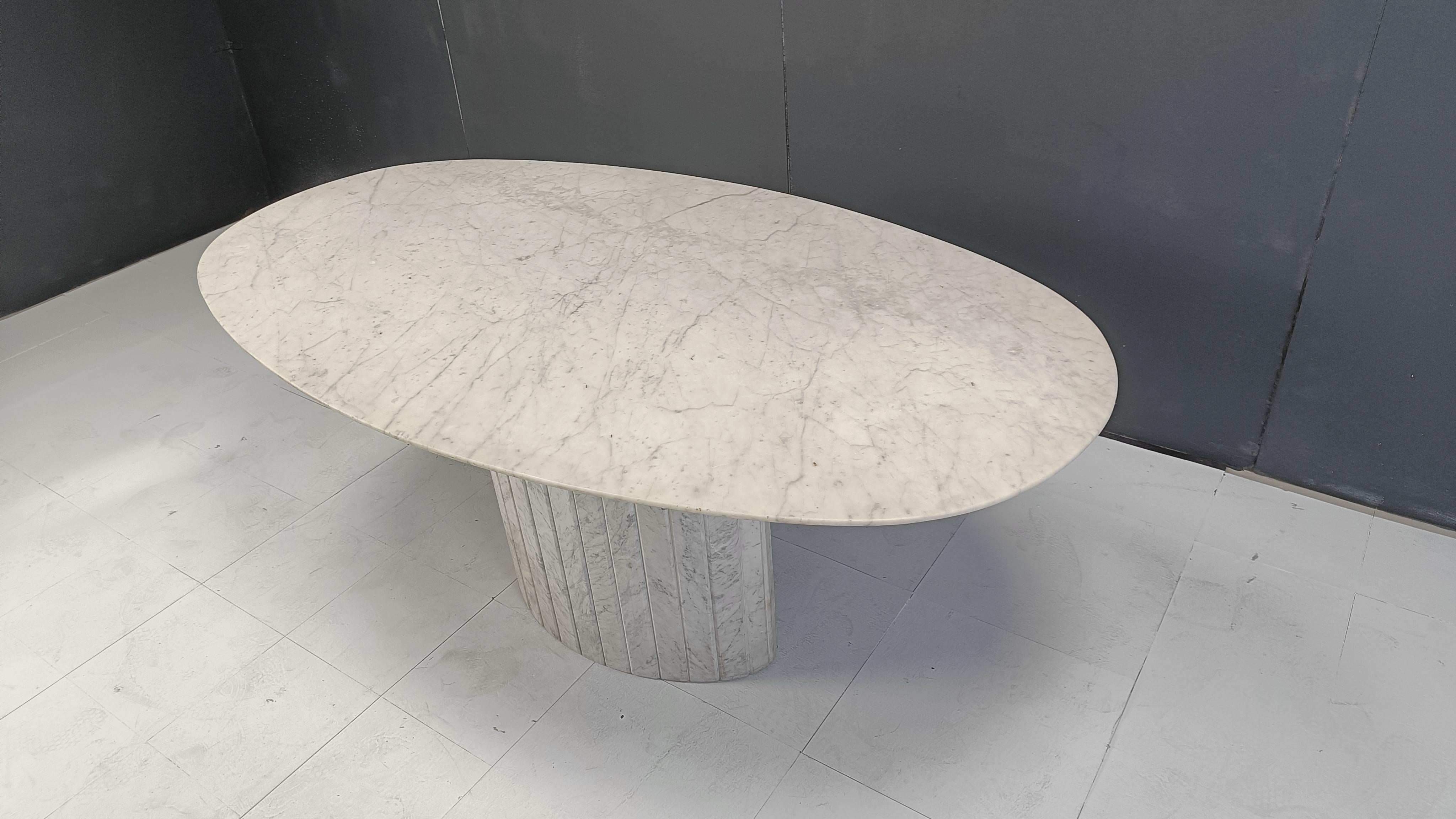 Table de salle à manger ovale en marbre blanc, 1970 1