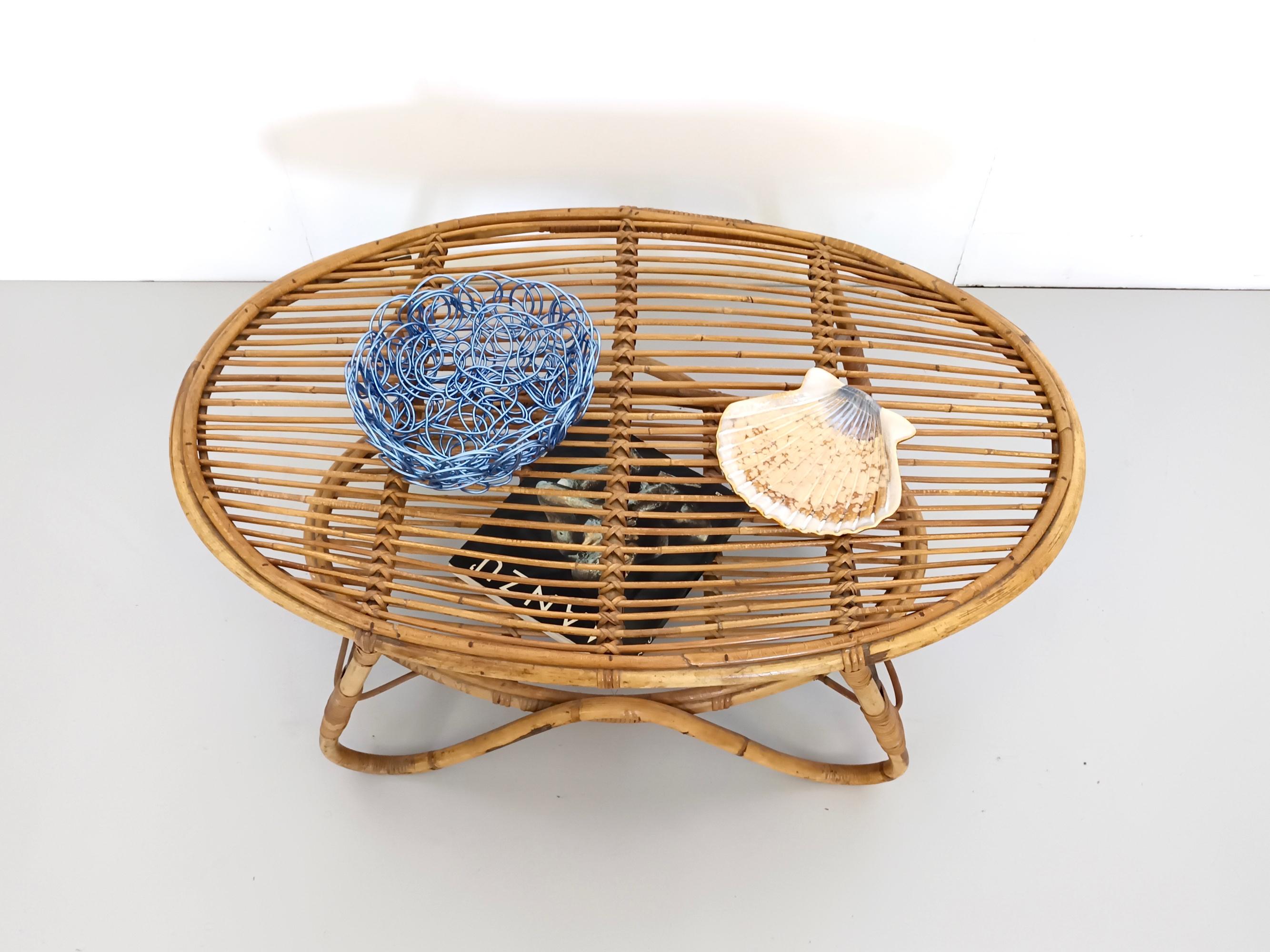 Ovaler Couchtisch aus Korbweide mit niedrigem Regal, Tito Agnoli, Italien (Moderne der Mitte des Jahrhunderts) im Angebot