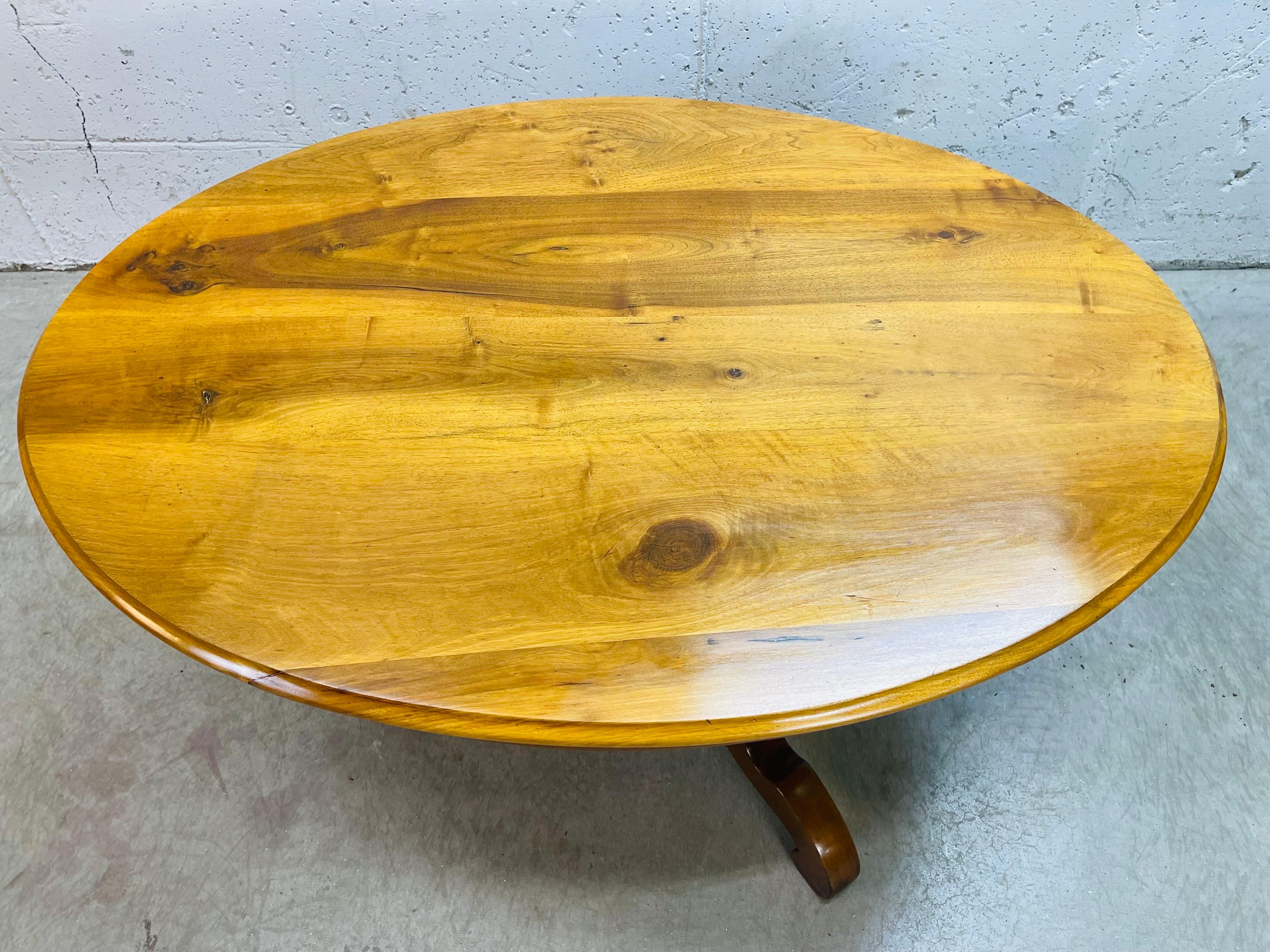 Oval Wood Coffee Table In Good Condition For Sale In Amherst, NH