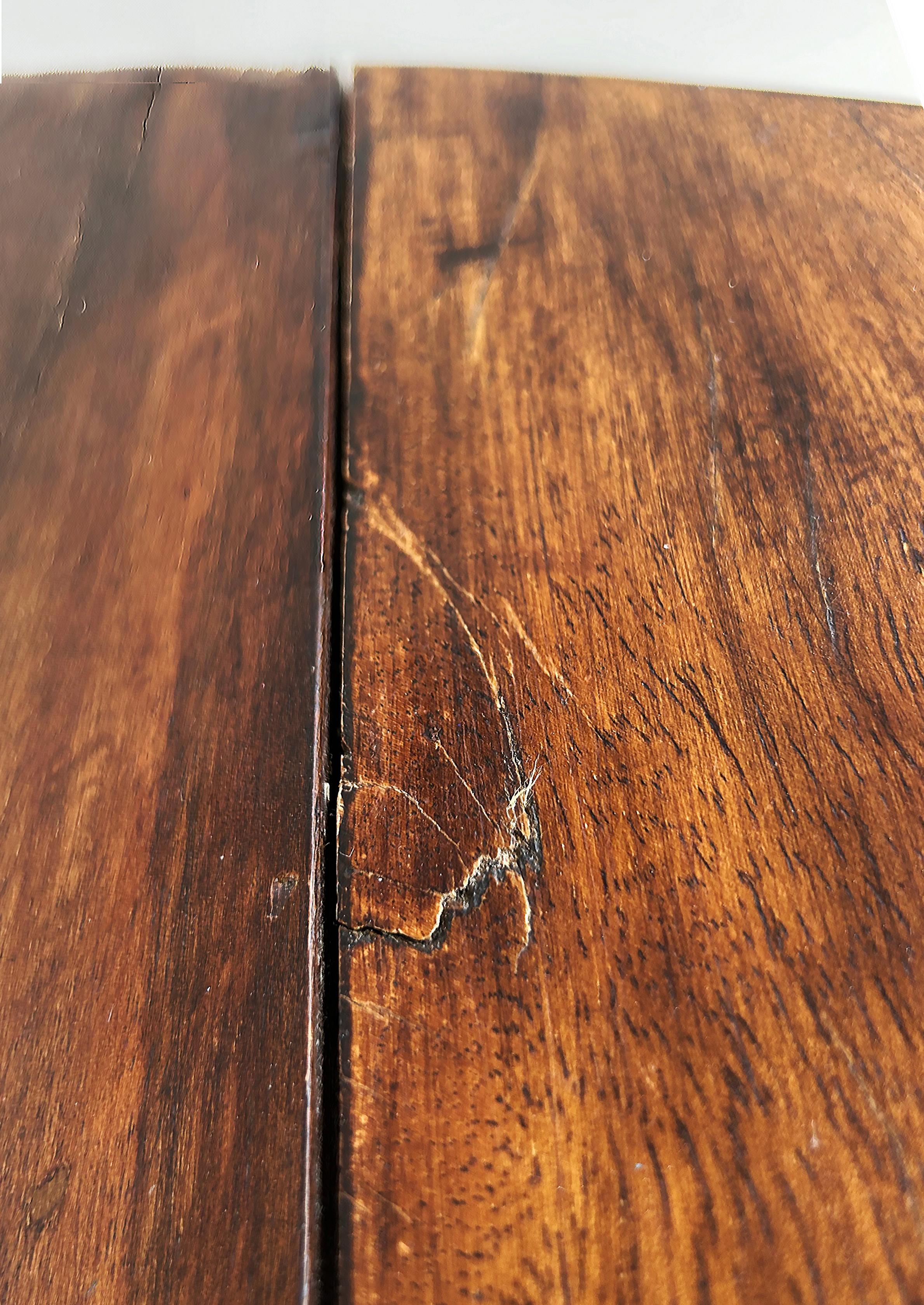 Table de salle à manger ovale à pieds torsadés et pieds tournés, 8 places en vente 5