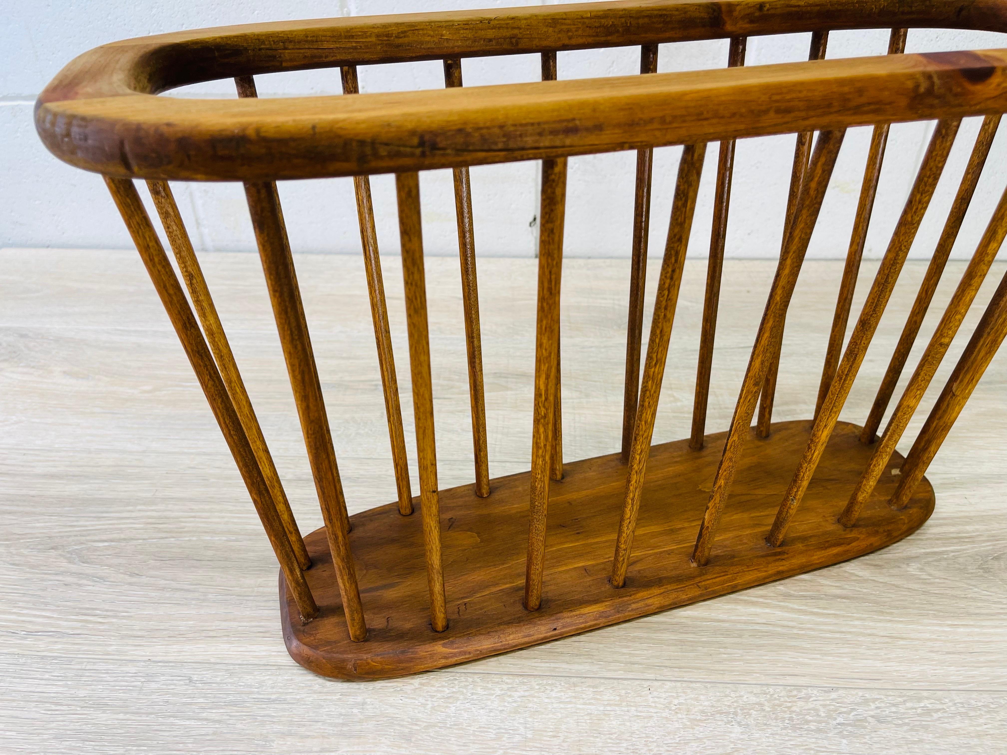 Oval Wood Magazine Rack In Good Condition In Amherst, NH