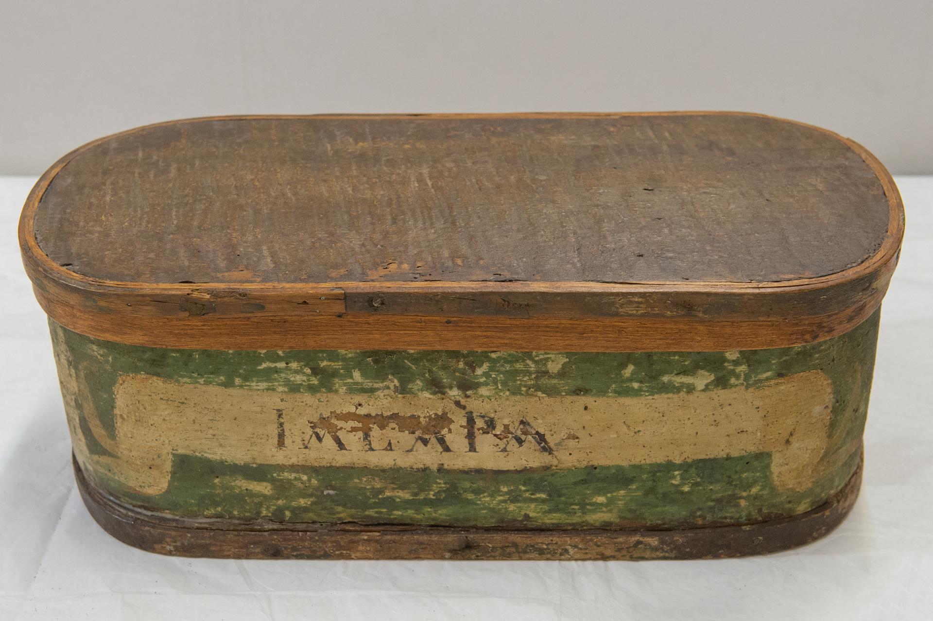 Other Oval Wooden Apothecary or Pharmacy Pair Boxes For Sale