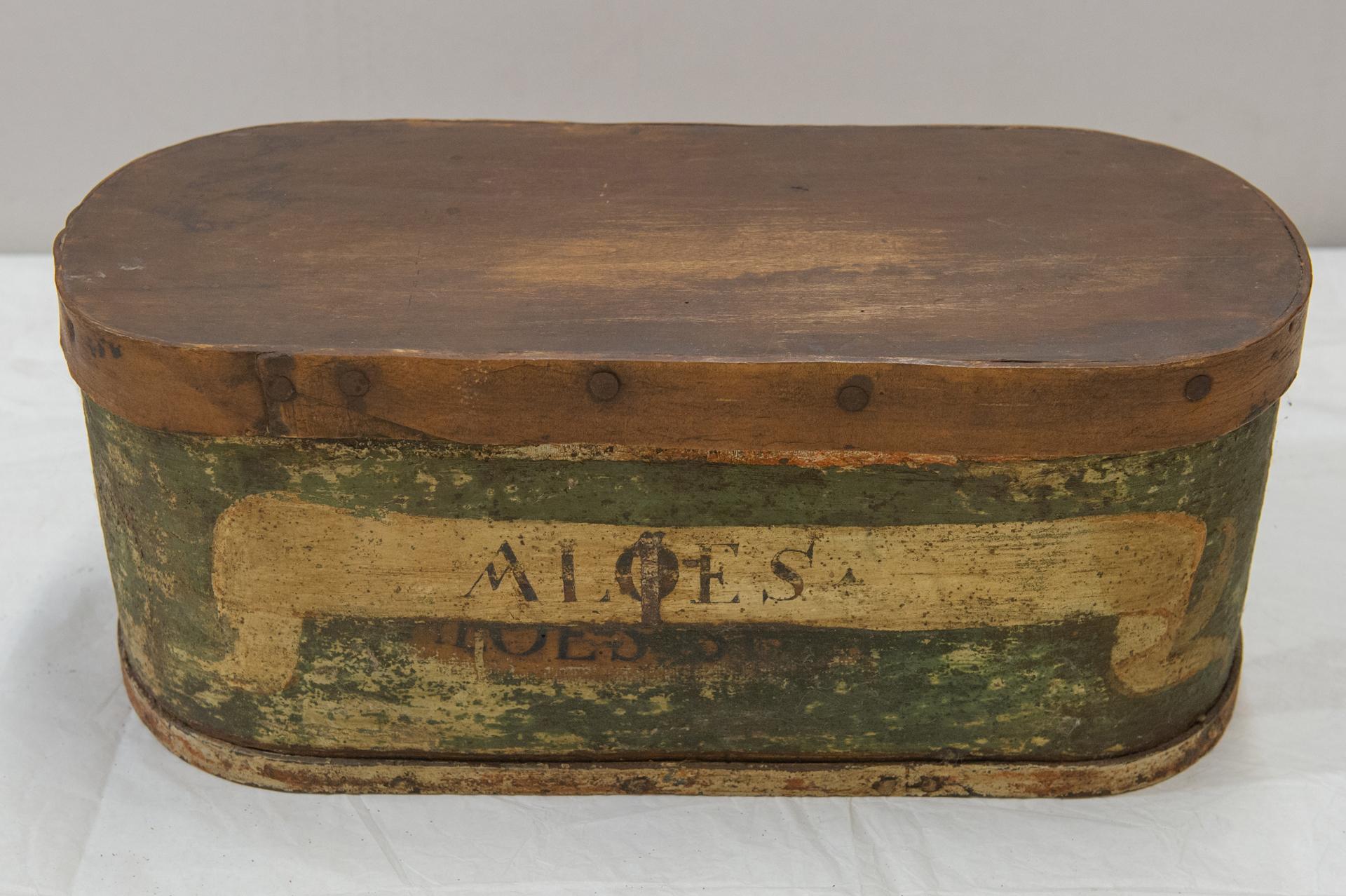 Oval Wooden Apothecary or Pharmacy Pair Boxes For Sale 1
