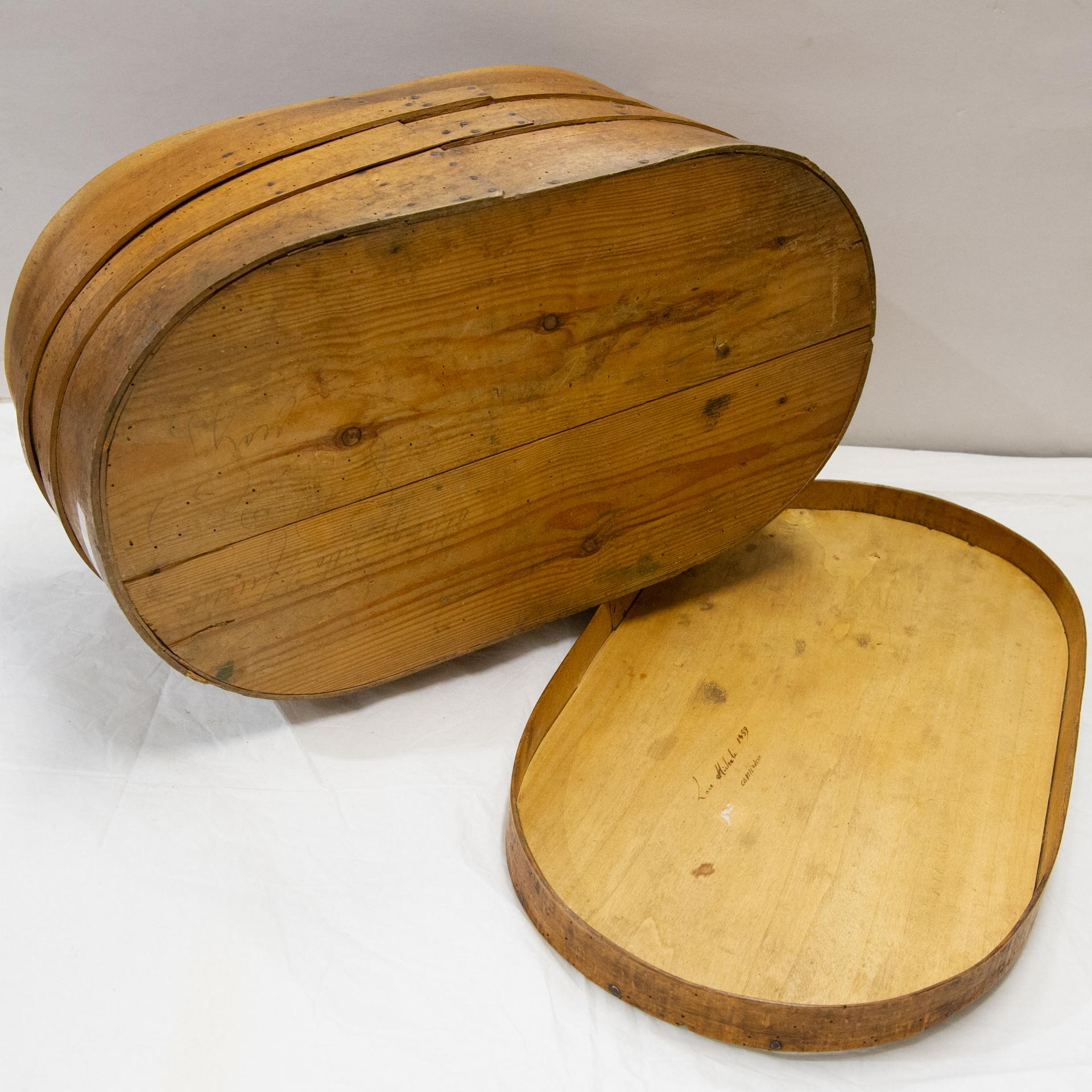 Oval Wooden Apothecary Boxes Set In Excellent Condition For Sale In Alessandria, Piemonte
