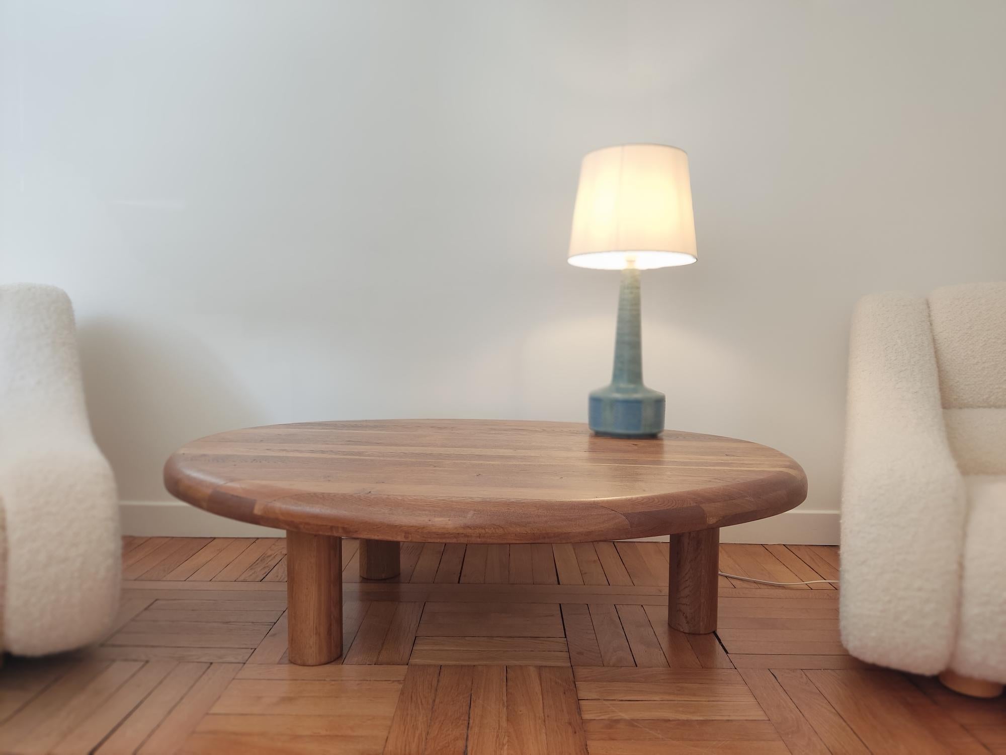 Arts and Crafts Table basse ovale en bois en vente