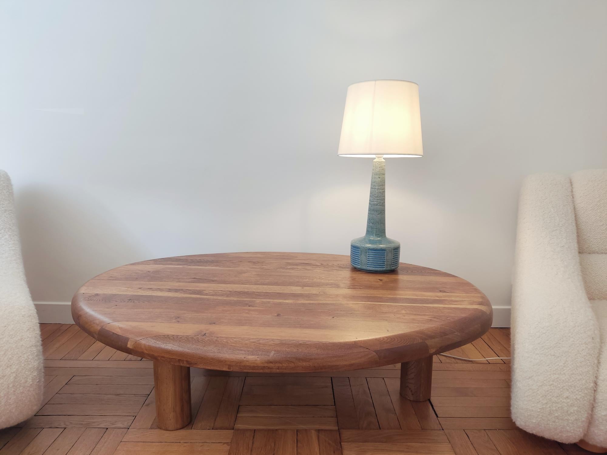 Français Table basse ovale en bois en vente