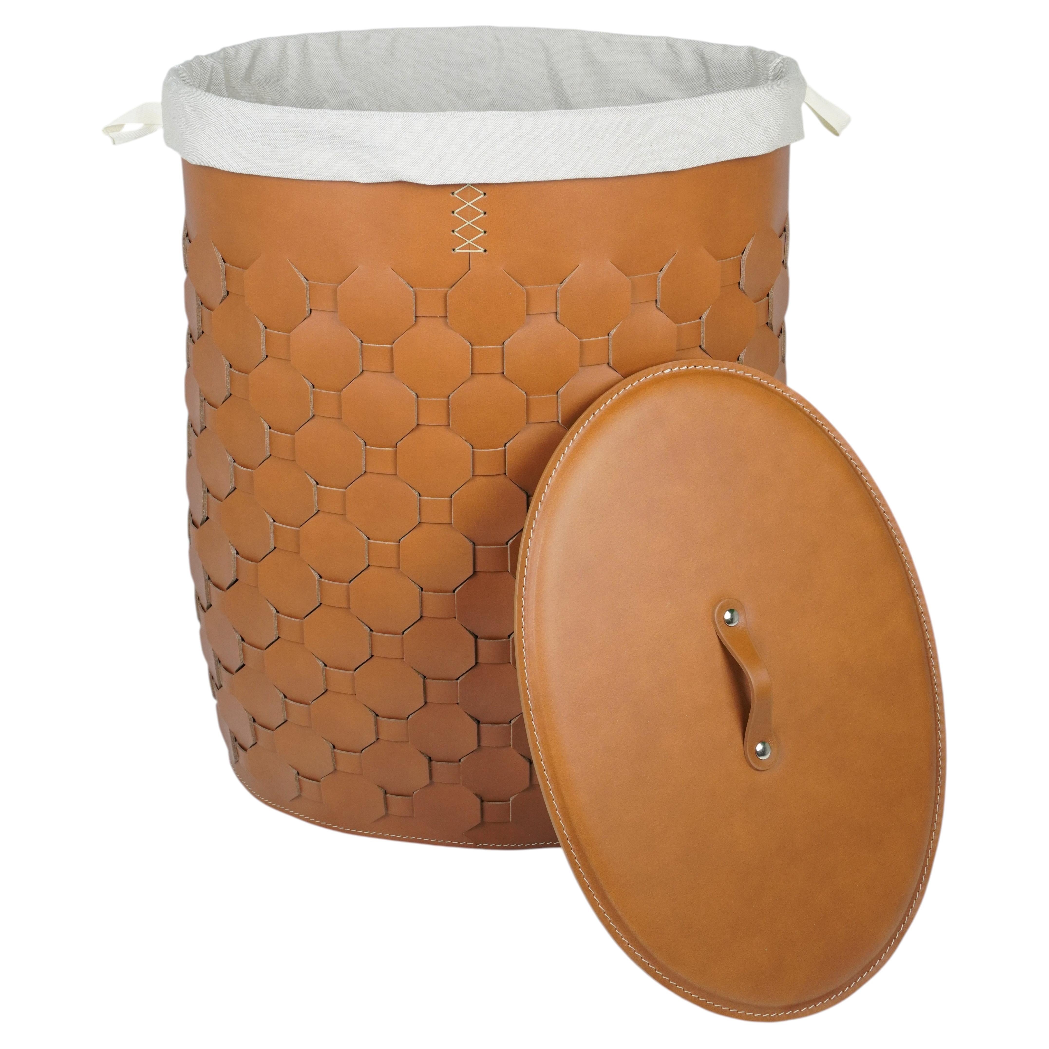 Panier à linge ovale en cuir tressé avec couvercle MAIRA Deluxe en vente