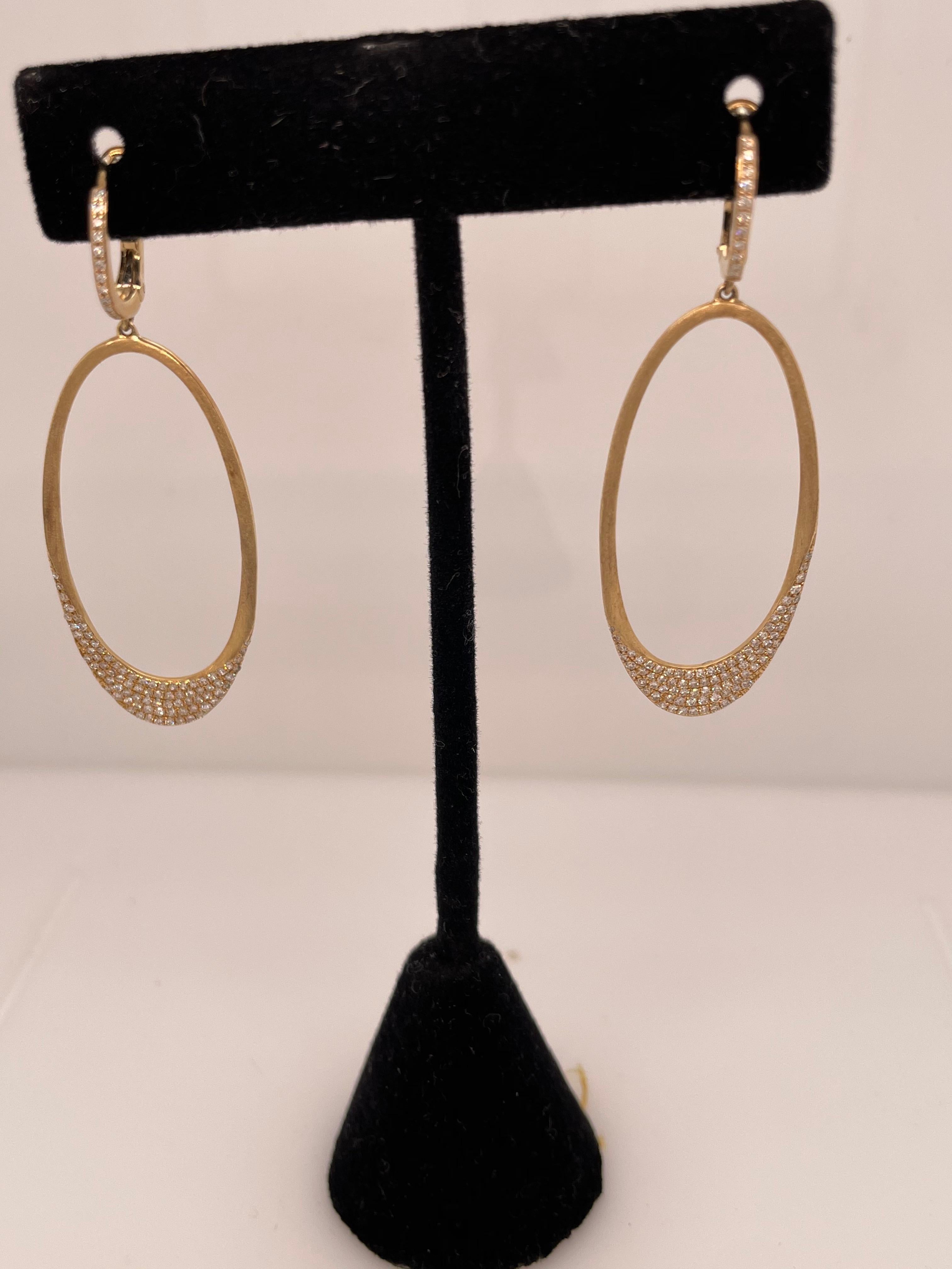 Oval Yellow Gold and Diamond Dangle Earrings In New Condition For Sale In Dallas, TX