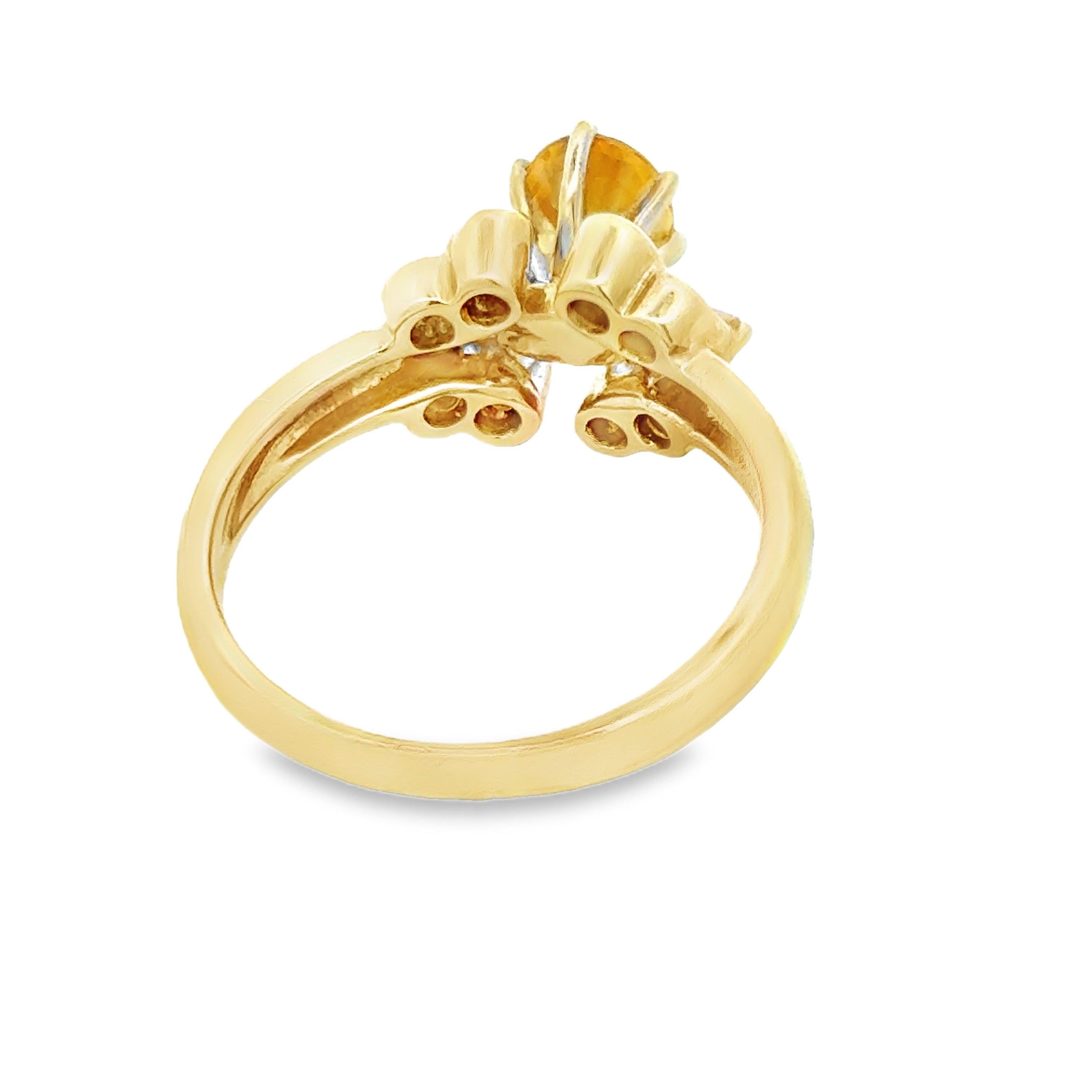 Oval Yellow Sapphire, Diamond and 18K Yellow Gold Vintage Cocktail Ring en Bueno estado para la venta en Derby, NY