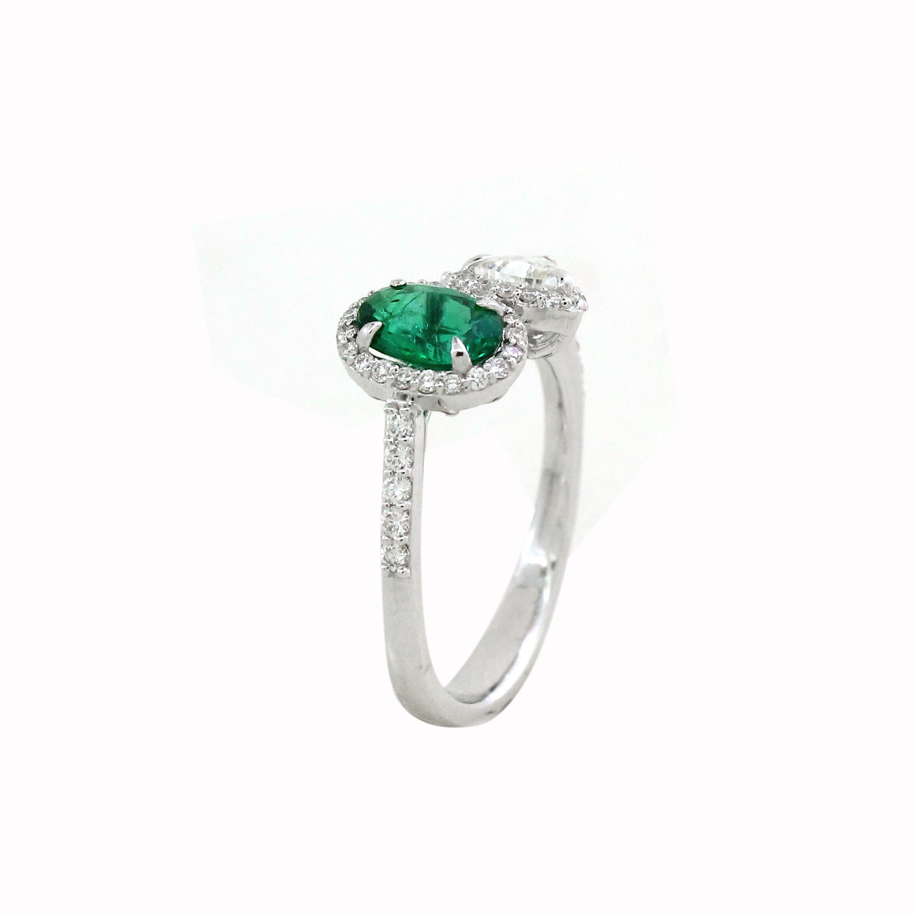 Oval Cut Oval Zambian Emerald 0.72 ct Toi-et-moi Ring For Sale