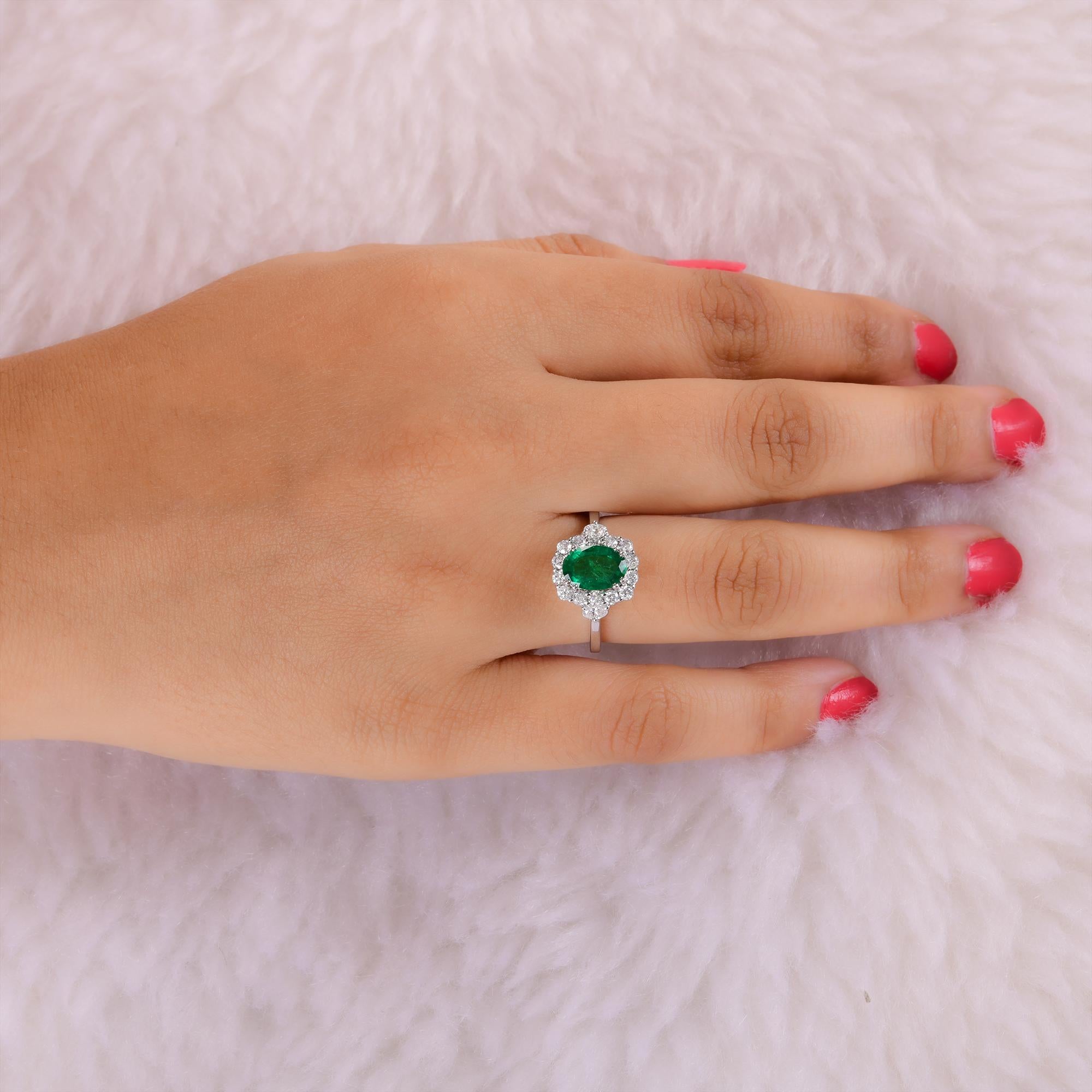 En venta: Oval Zambian Emerald Cocktail Ring Diamond 14 Karat White Gold Handmade Jewelry  2