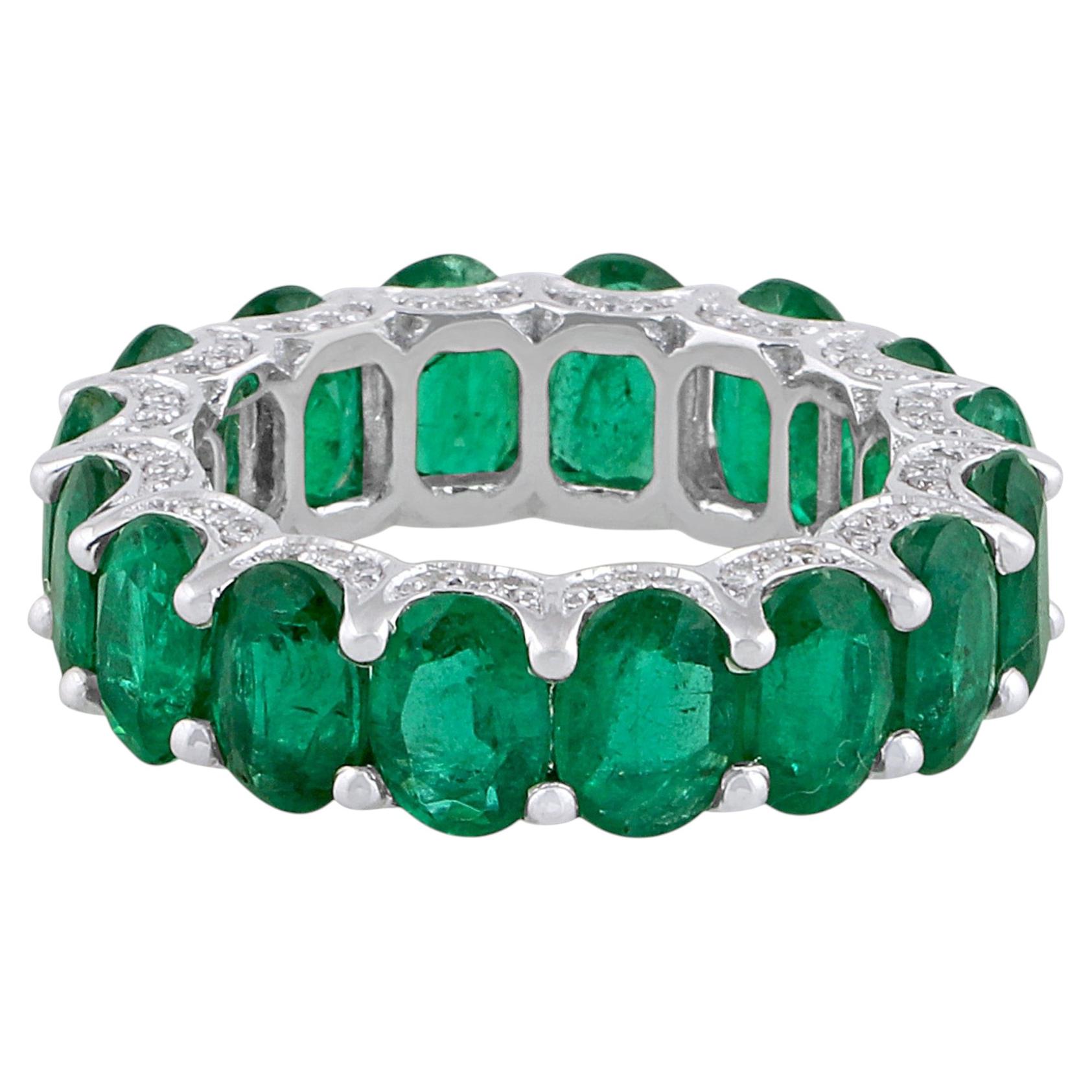 Ovaler sambischer Smaragd Diamant Eternity Band Ring 18 Karat Weißgold